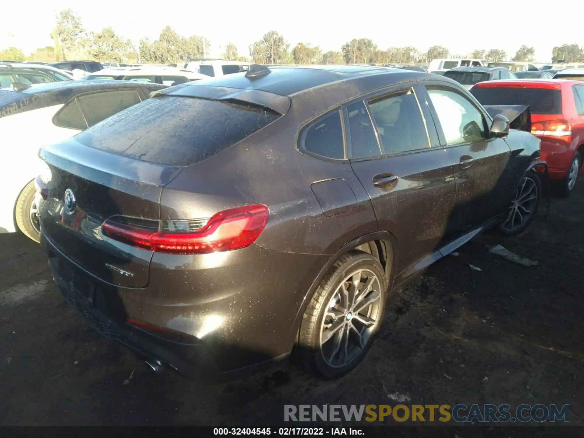 4 Photograph of a damaged car 5UXUJ3C56KLG52924 BMW X4 2019