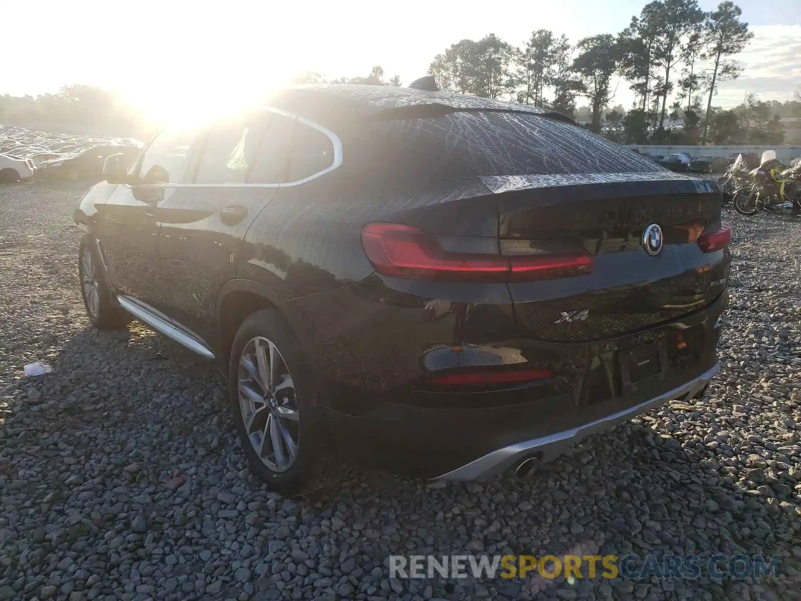 3 Photograph of a damaged car 5UXUJ3C57KLG53547 BMW X4 2019