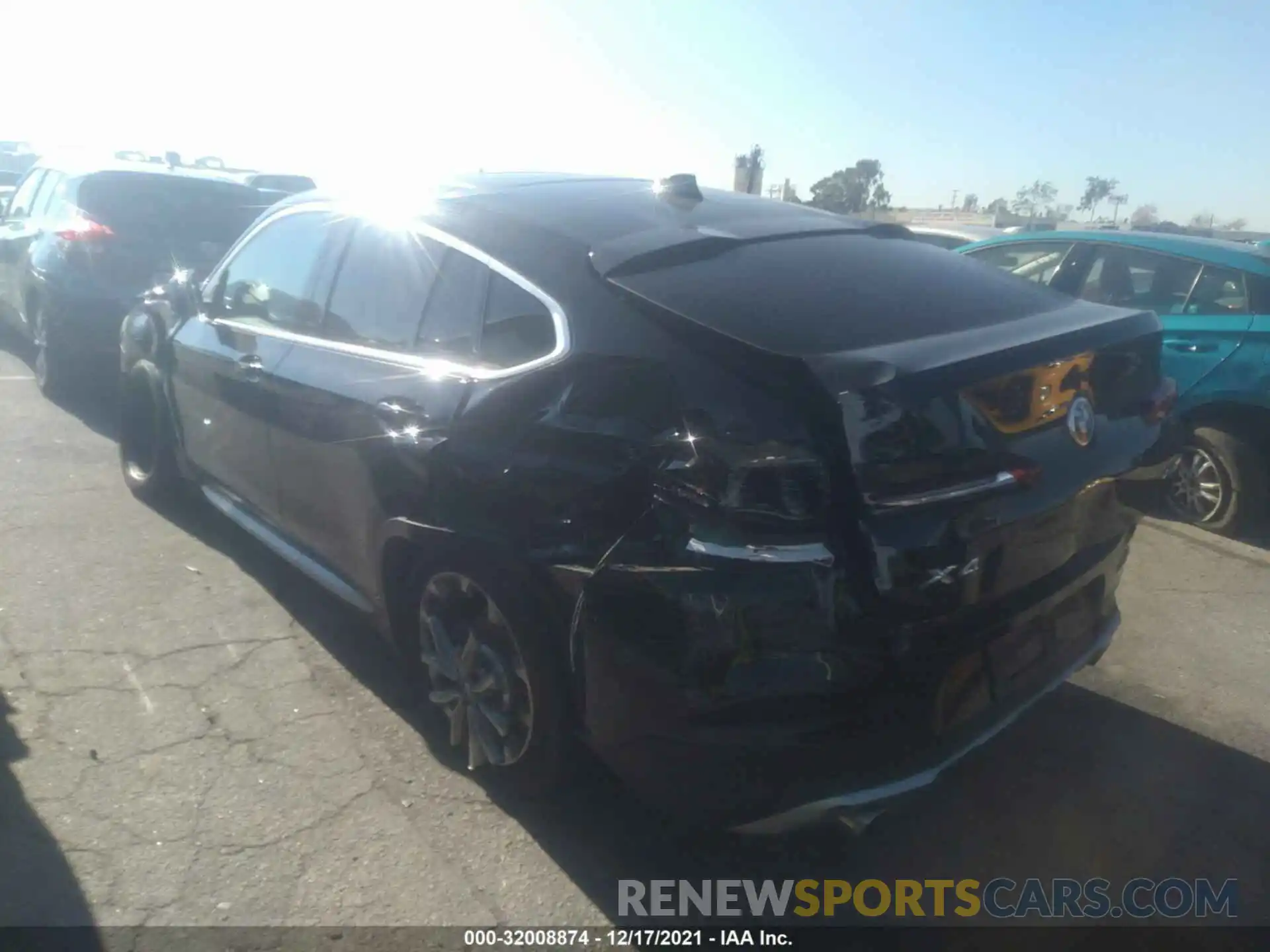 3 Photograph of a damaged car 5UXUJ3C57KLG54018 BMW X4 2019