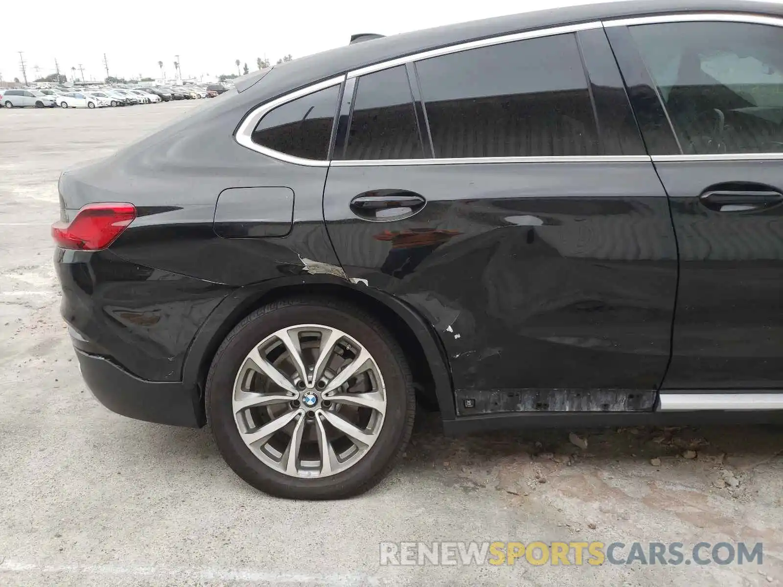 9 Photograph of a damaged car 5UXUJ3C57KLG54892 BMW X4 2019