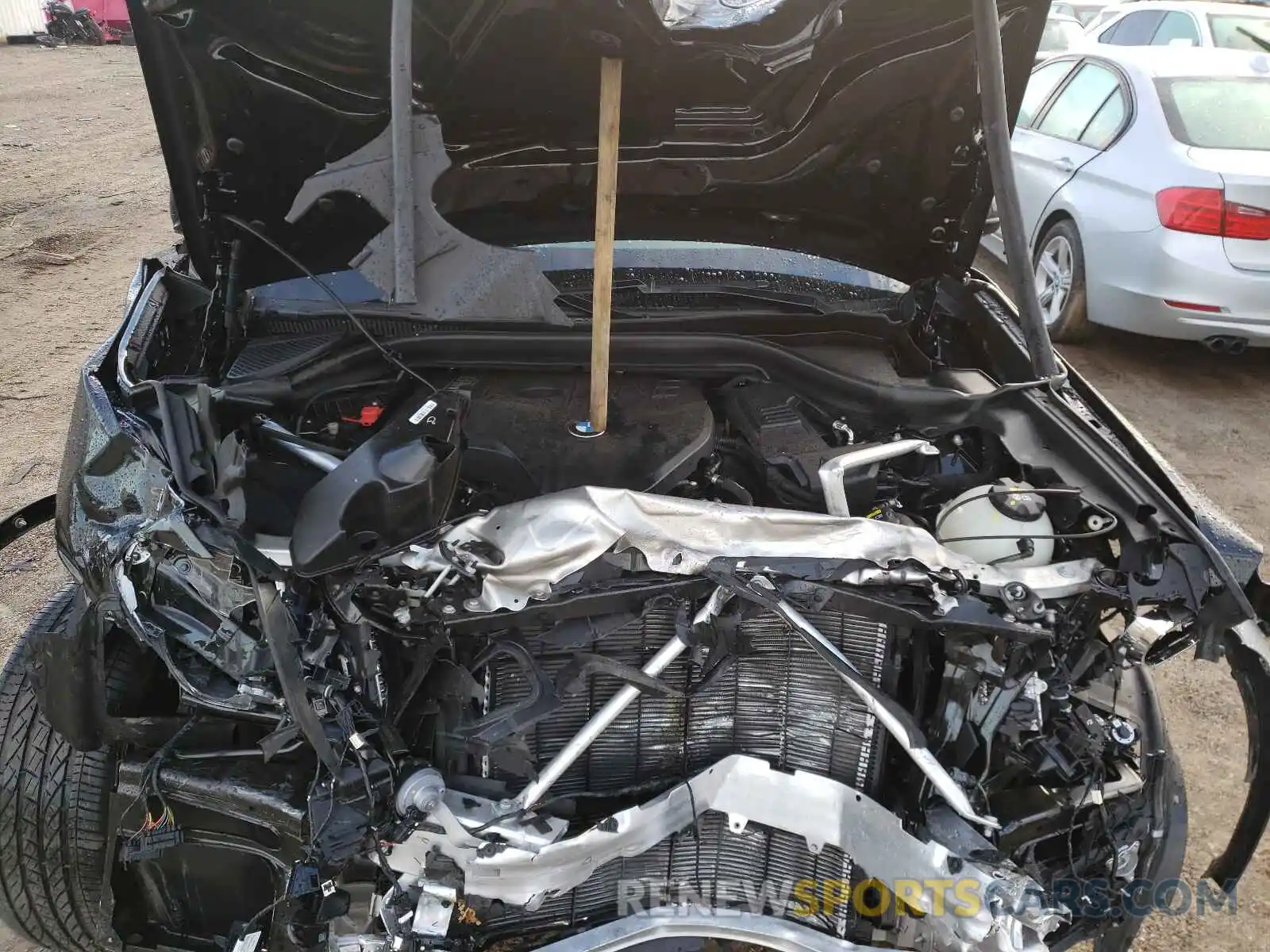 7 Photograph of a damaged car 5UXUJ3C57KLG57405 BMW X4 2019