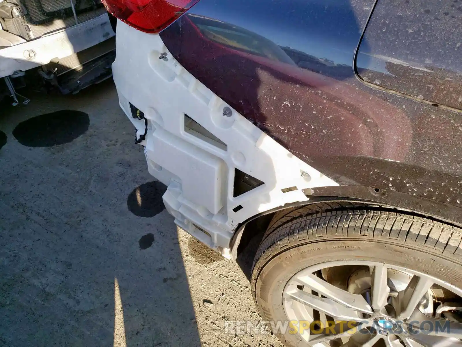 9 Photograph of a damaged car 5UXUJ3C58KLG54545 BMW X4 2019