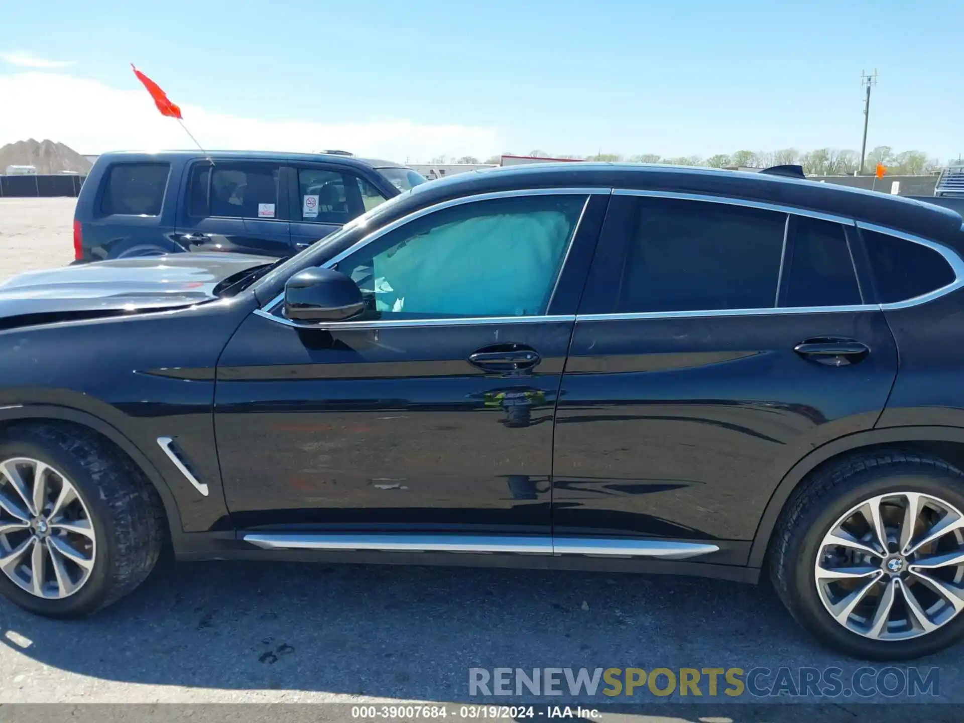 14 Photograph of a damaged car 5UXUJ3C58KLG57171 BMW X4 2019