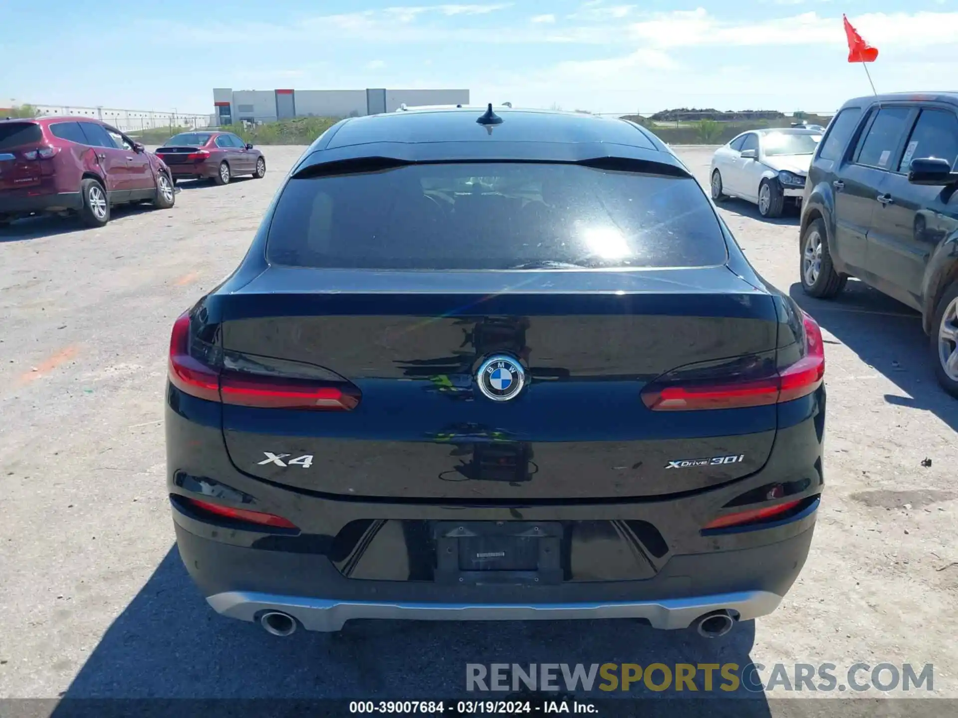 16 Photograph of a damaged car 5UXUJ3C58KLG57171 BMW X4 2019