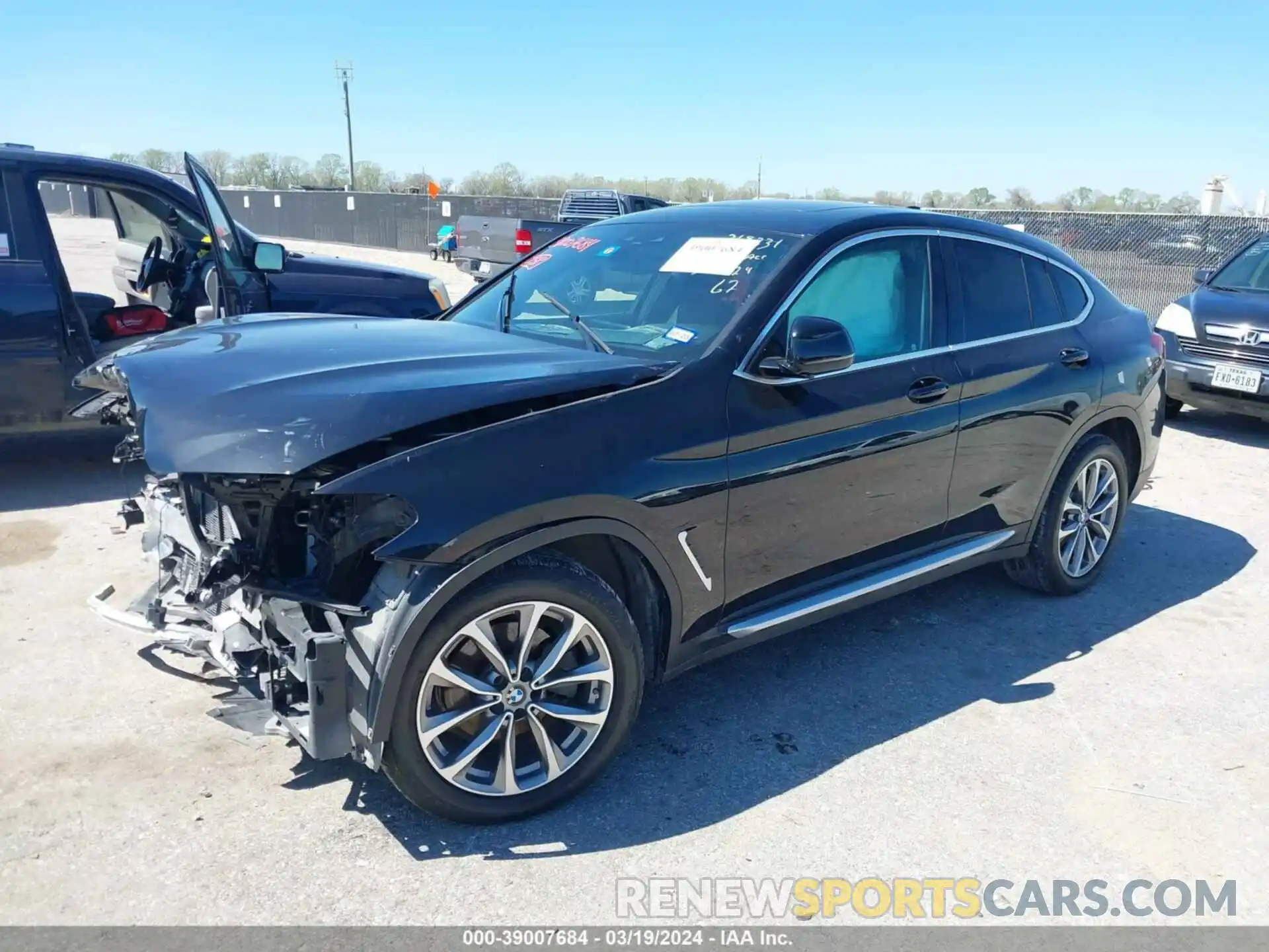 2 Фотография поврежденного автомобиля 5UXUJ3C58KLG57171 BMW X4 2019