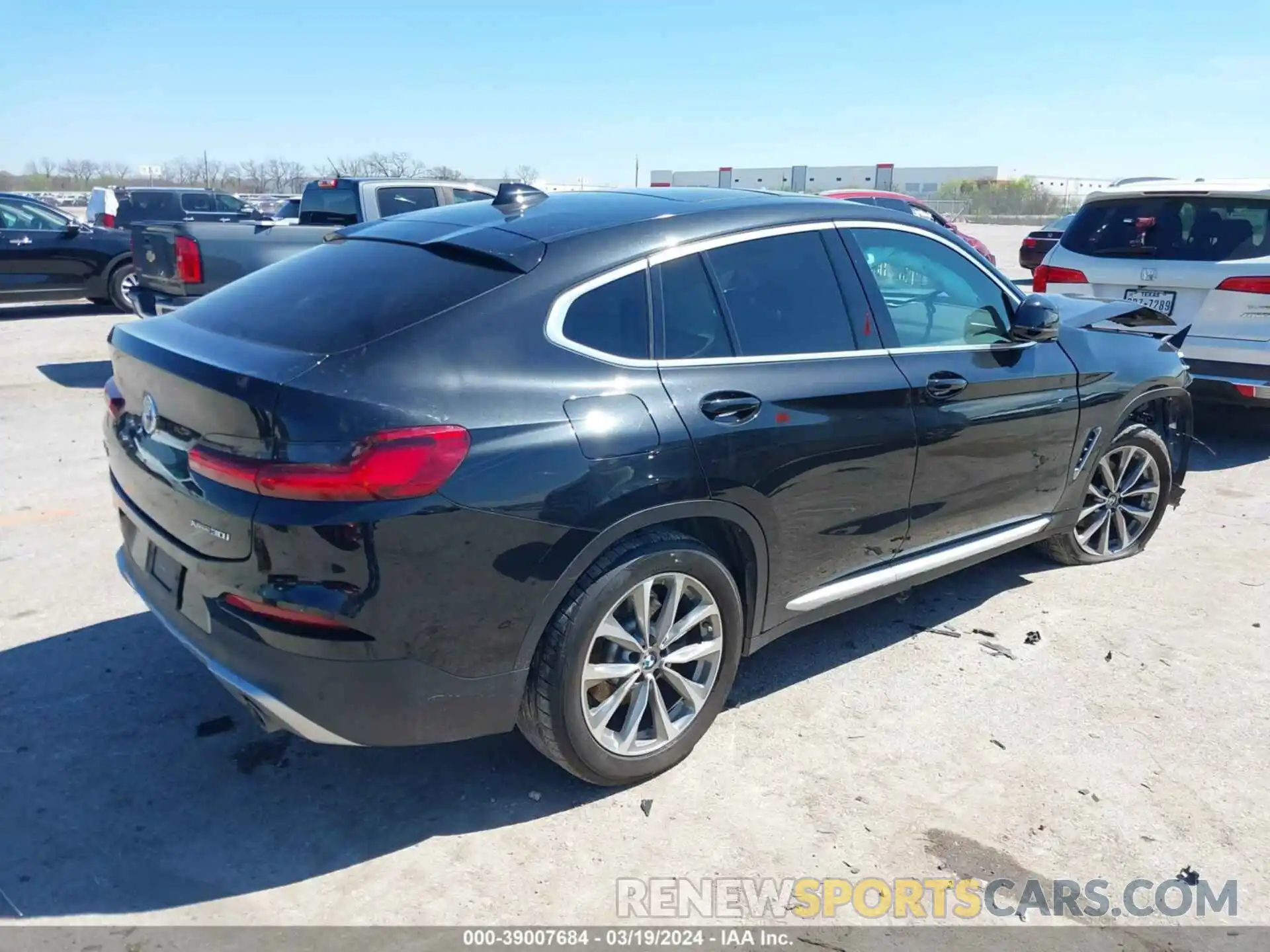 4 Photograph of a damaged car 5UXUJ3C58KLG57171 BMW X4 2019