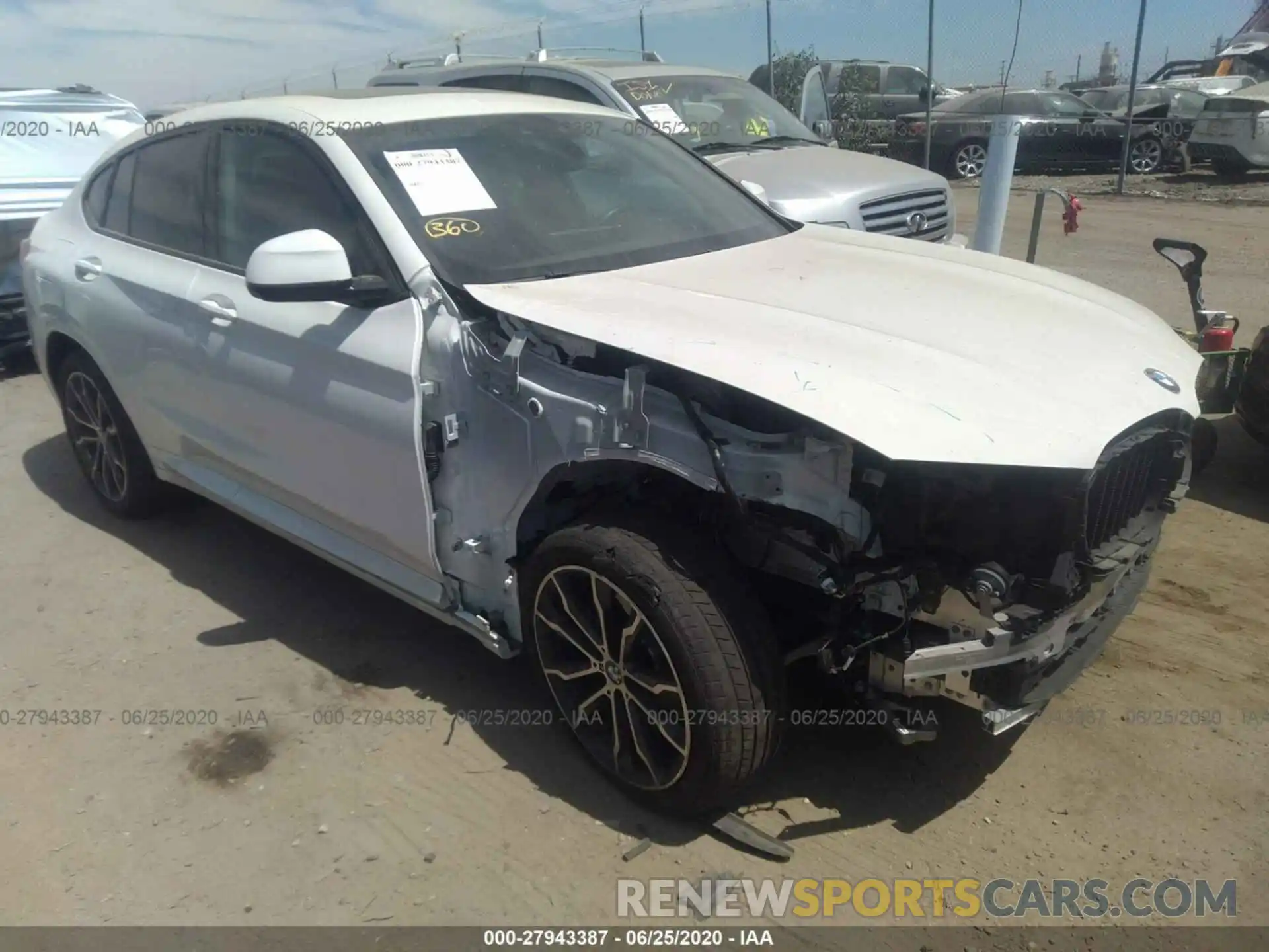 1 Photograph of a damaged car 5UXUJ3C59KLG53338 BMW X4 2019