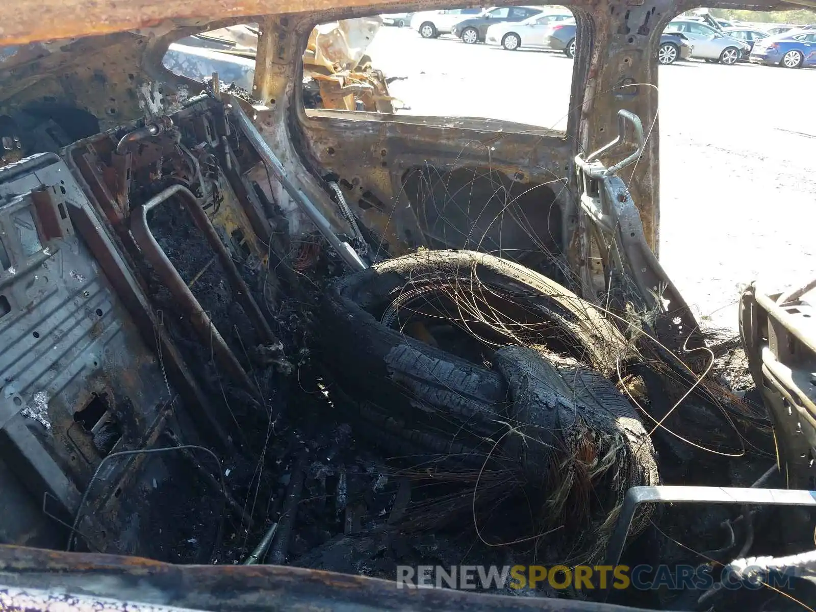 6 Photograph of a damaged car 5UXUJ3C59KLG55848 BMW X4 2019