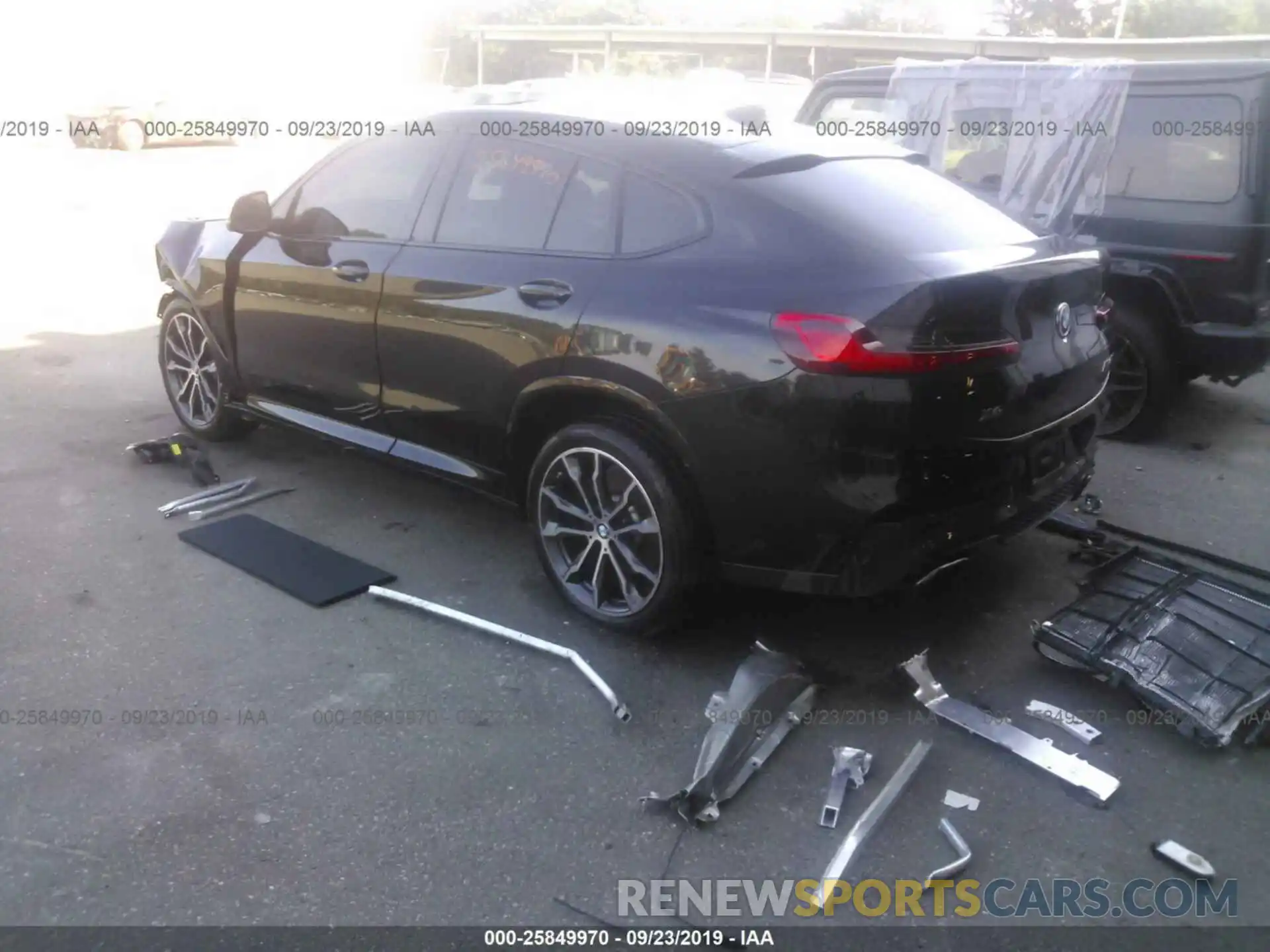 3 Photograph of a damaged car 5UXUJ5C51KLJ63646 BMW X4 2019