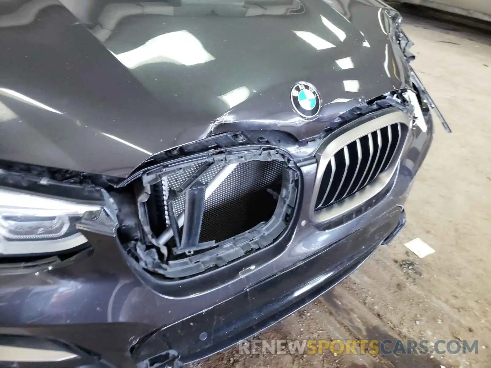 9 Photograph of a damaged car 5UXUJ5C52KLJ62473 BMW X4 2019