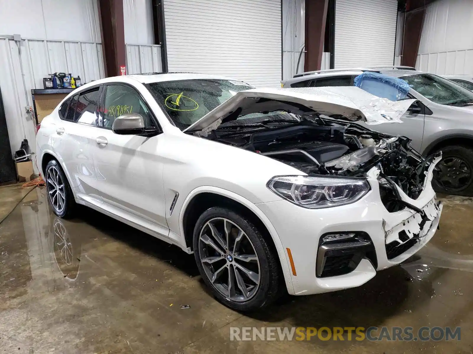 1 Photograph of a damaged car 5UXUJ5C52KLJ63087 BMW X4 2019