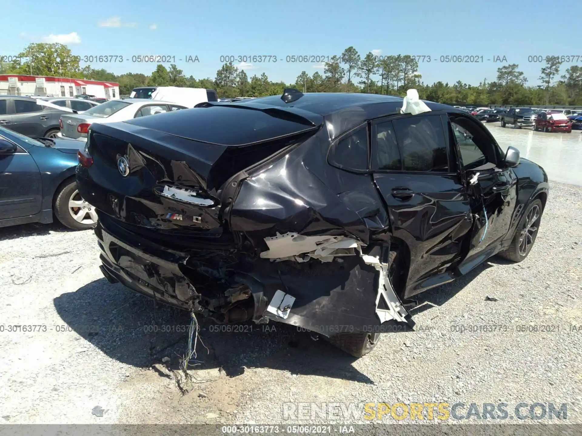 4 Photograph of a damaged car 5UXUJ5C54KLA93188 BMW X4 2019