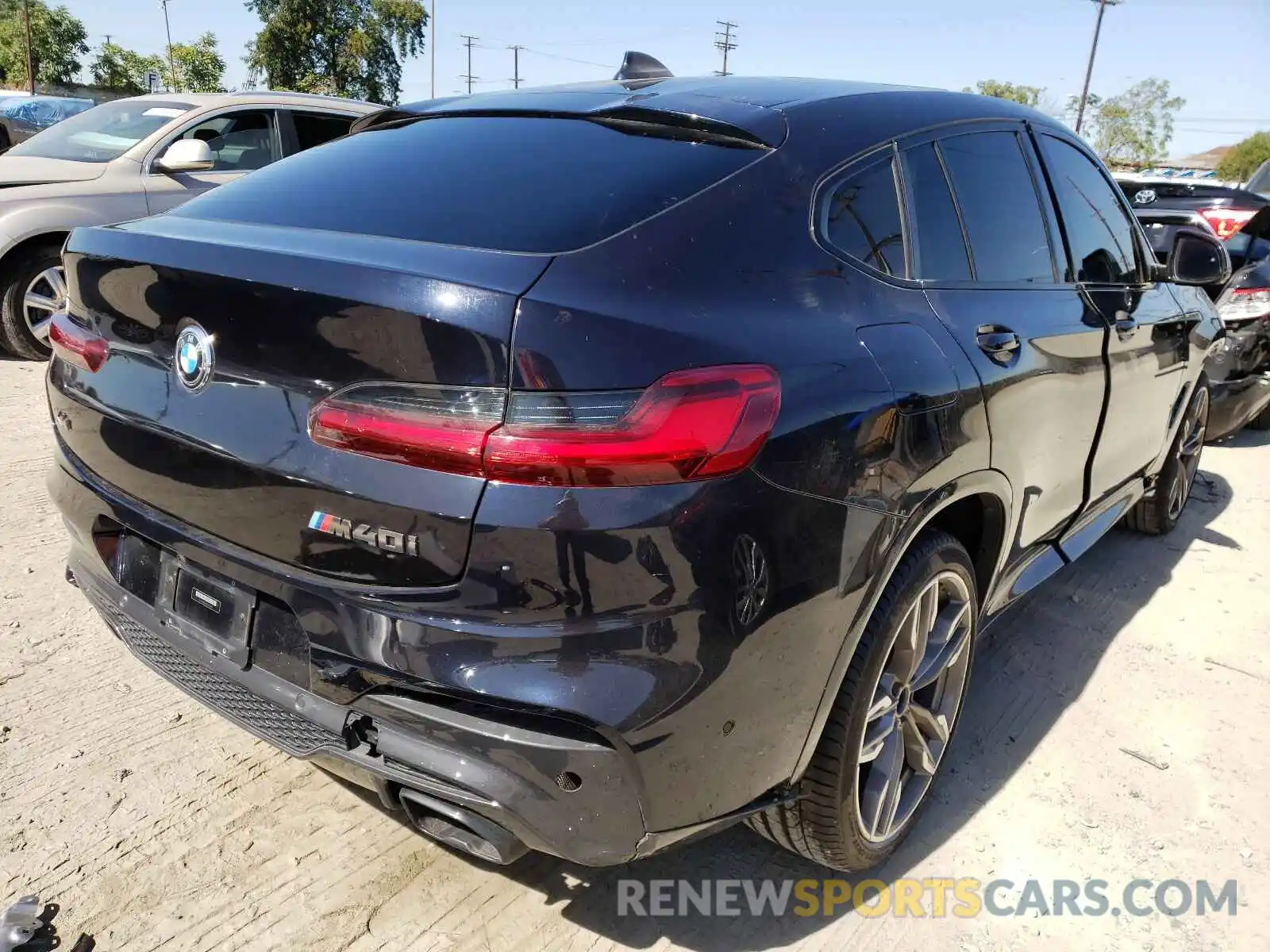 4 Photograph of a damaged car 5UXUJ5C54KLJ62443 BMW X4 2019