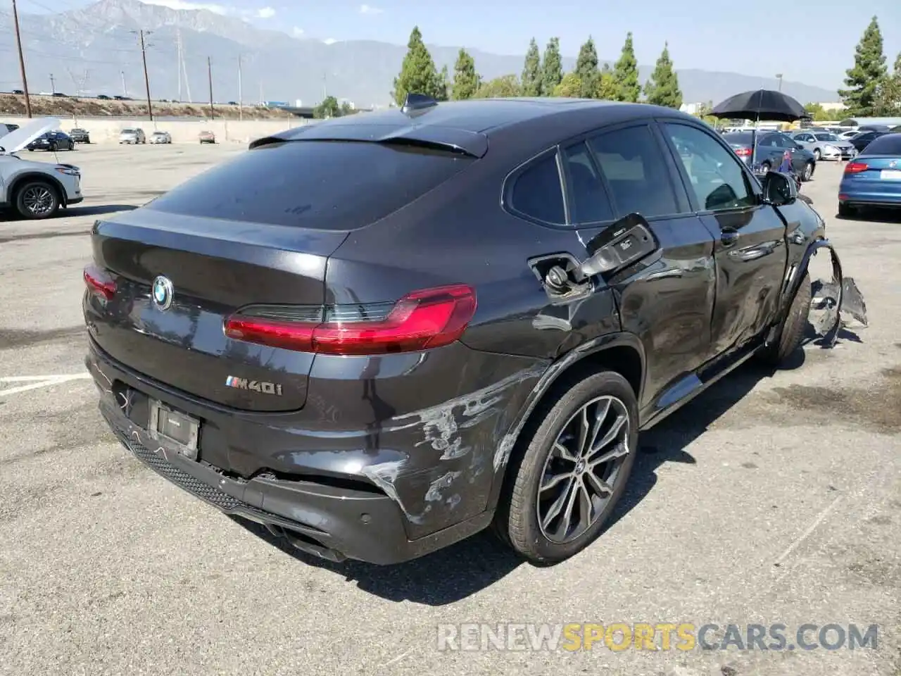 4 Photograph of a damaged car 5UXUJ5C55KLJ63519 BMW X4 2019