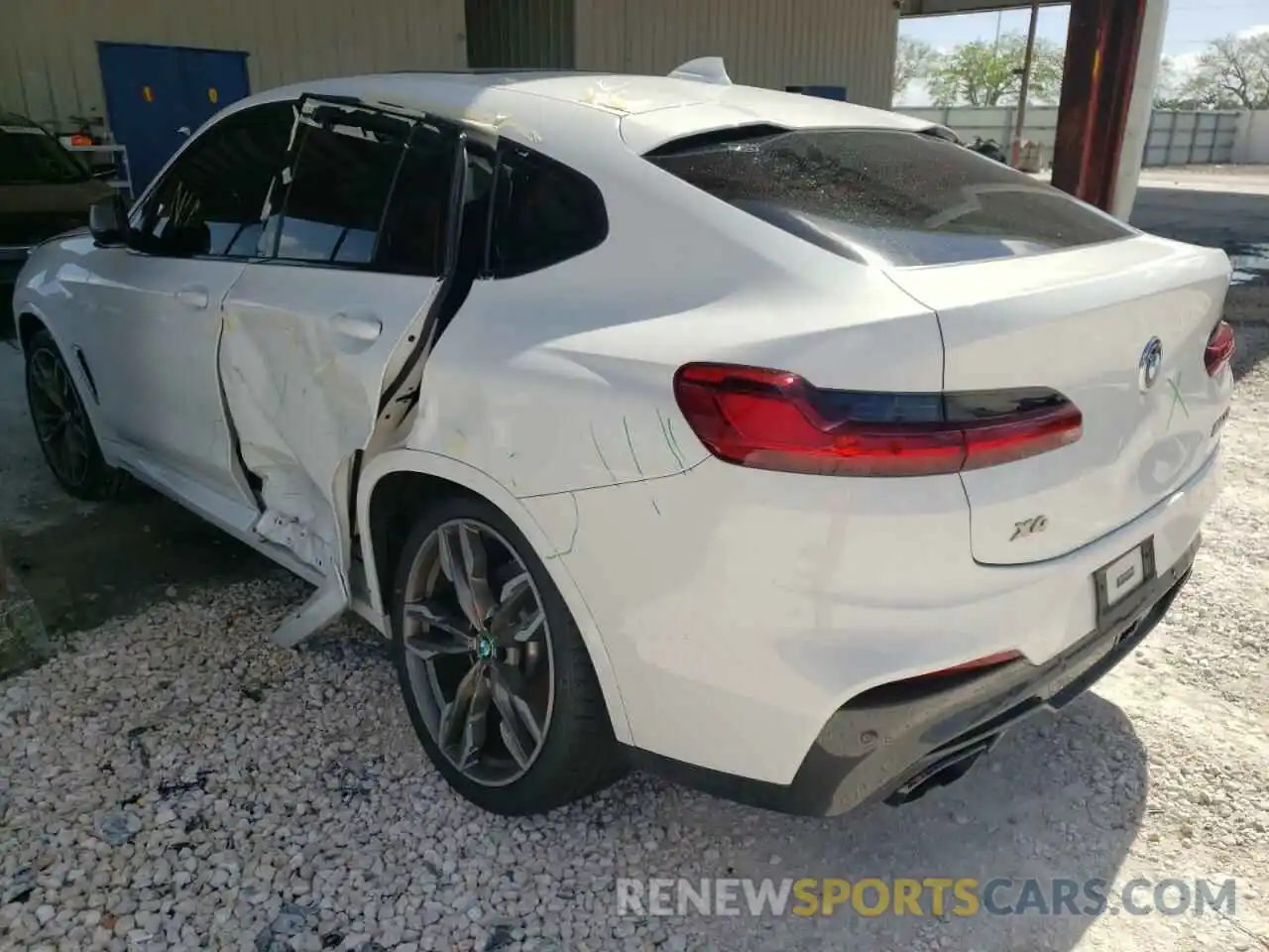 3 Photograph of a damaged car 5UXUJ5C55KLJ64055 BMW X4 2019