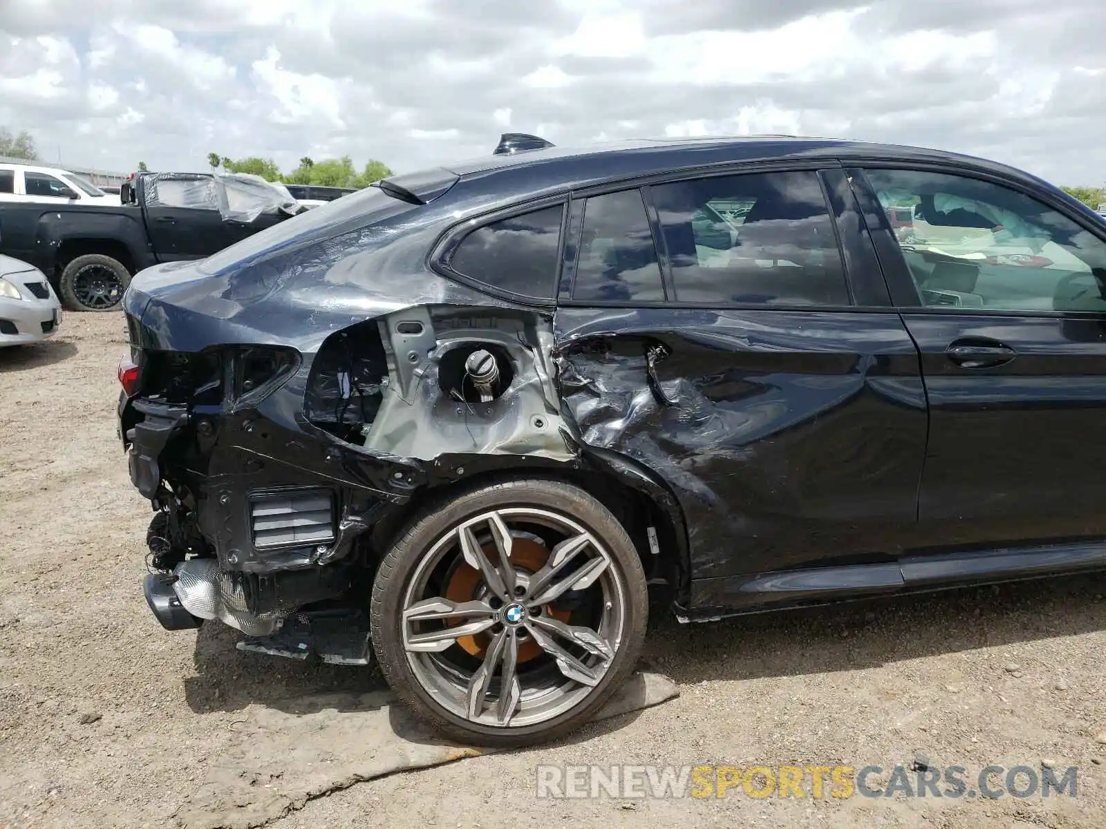 9 Photograph of a damaged car 5UXUJ5C56K9A32762 BMW X4 2019