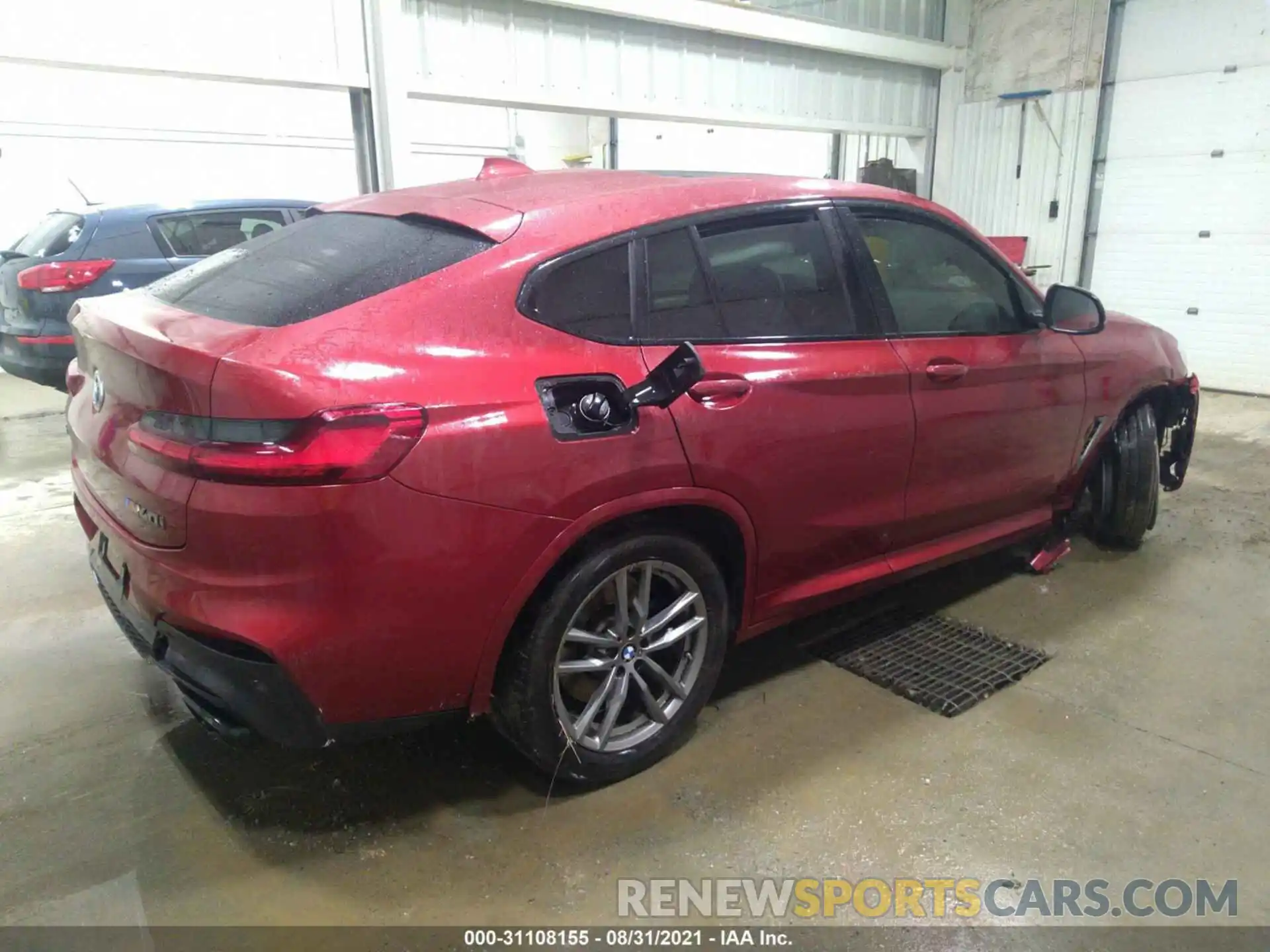 4 Photograph of a damaged car 5UXUJ5C56KLJ62704 BMW X4 2019