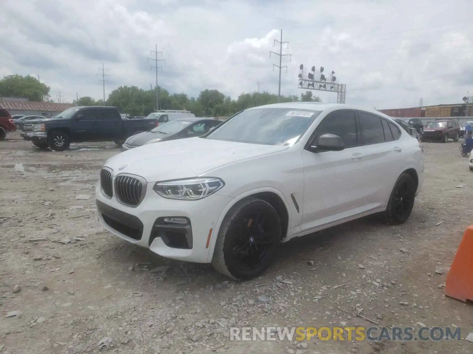 2 Photograph of a damaged car 5UXUJ5C56KLJ63321 BMW X4 2019