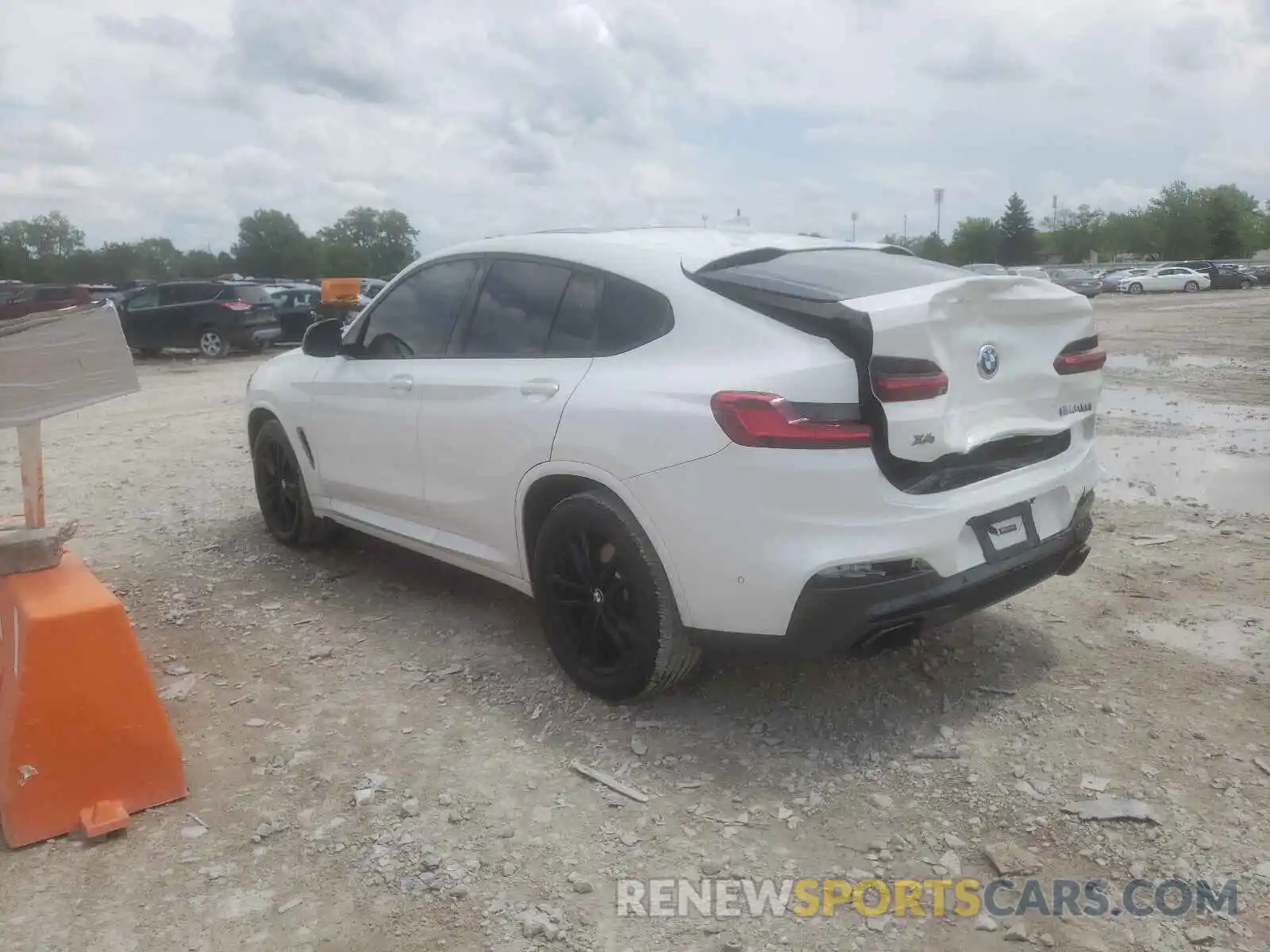 3 Photograph of a damaged car 5UXUJ5C56KLJ63321 BMW X4 2019