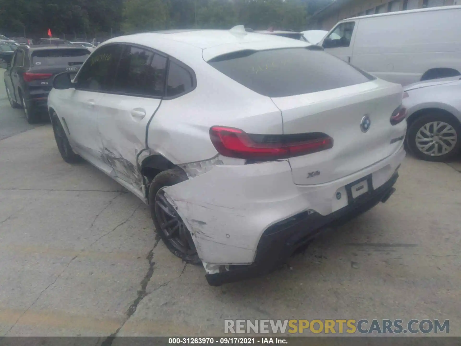 3 Photograph of a damaged car 5UXUJ5C56KLJ64324 BMW X4 2019