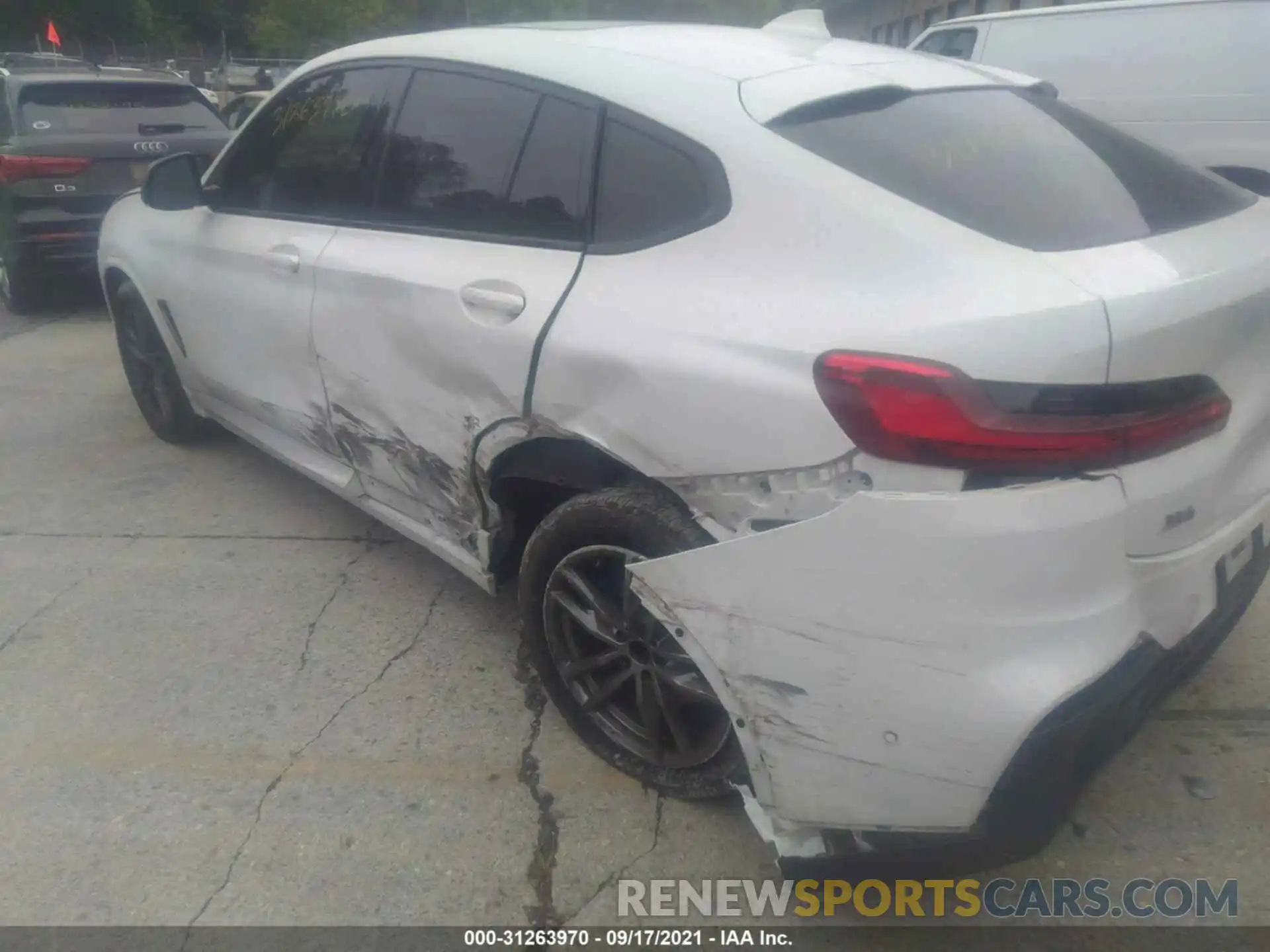 6 Photograph of a damaged car 5UXUJ5C56KLJ64324 BMW X4 2019