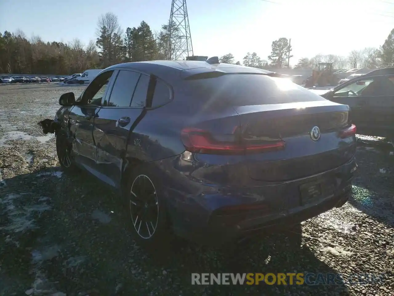 3 Photograph of a damaged car 5UXUJ5C58K9A33007 BMW X4 2019