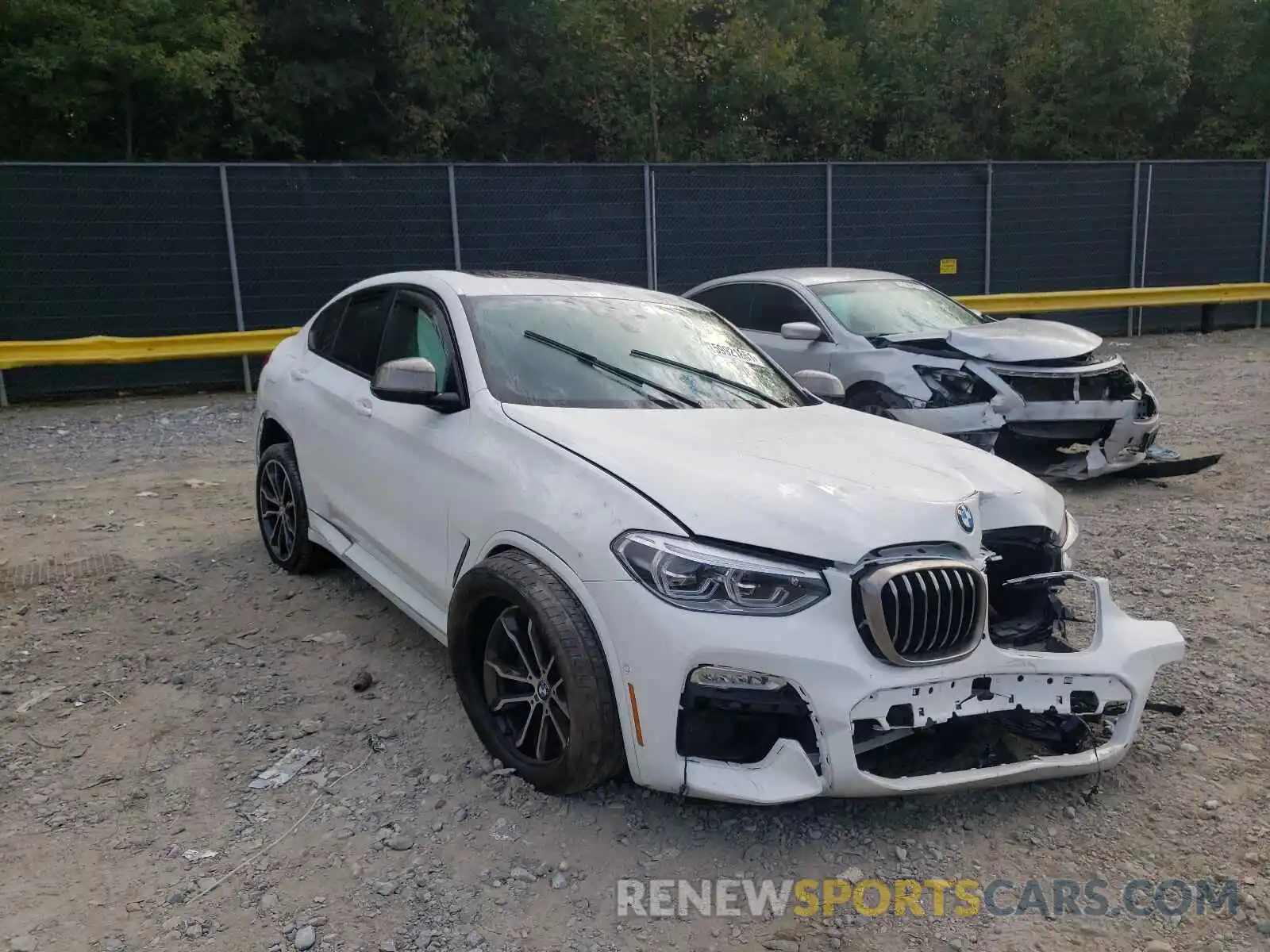 1 Photograph of a damaged car 5UXUJ5C58KLJ63367 BMW X4 2019