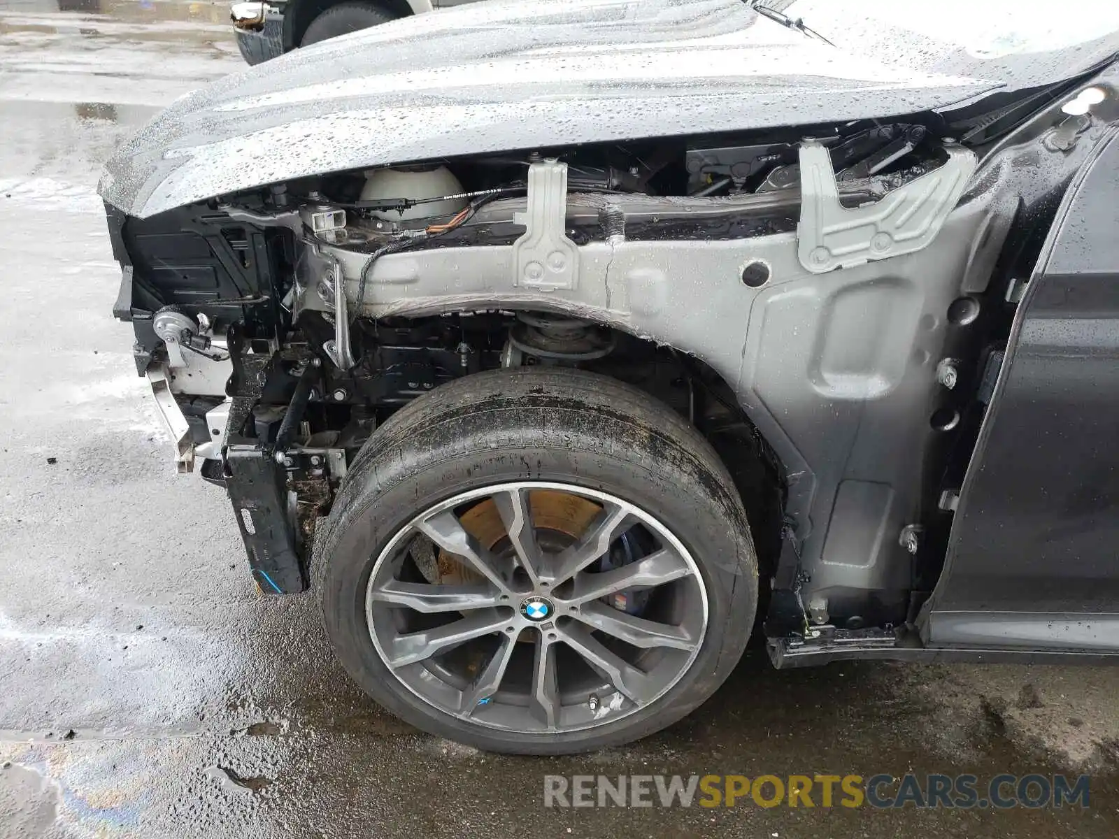 9 Photograph of a damaged car 5UXUJ5C59KLJ63362 BMW X4 2019