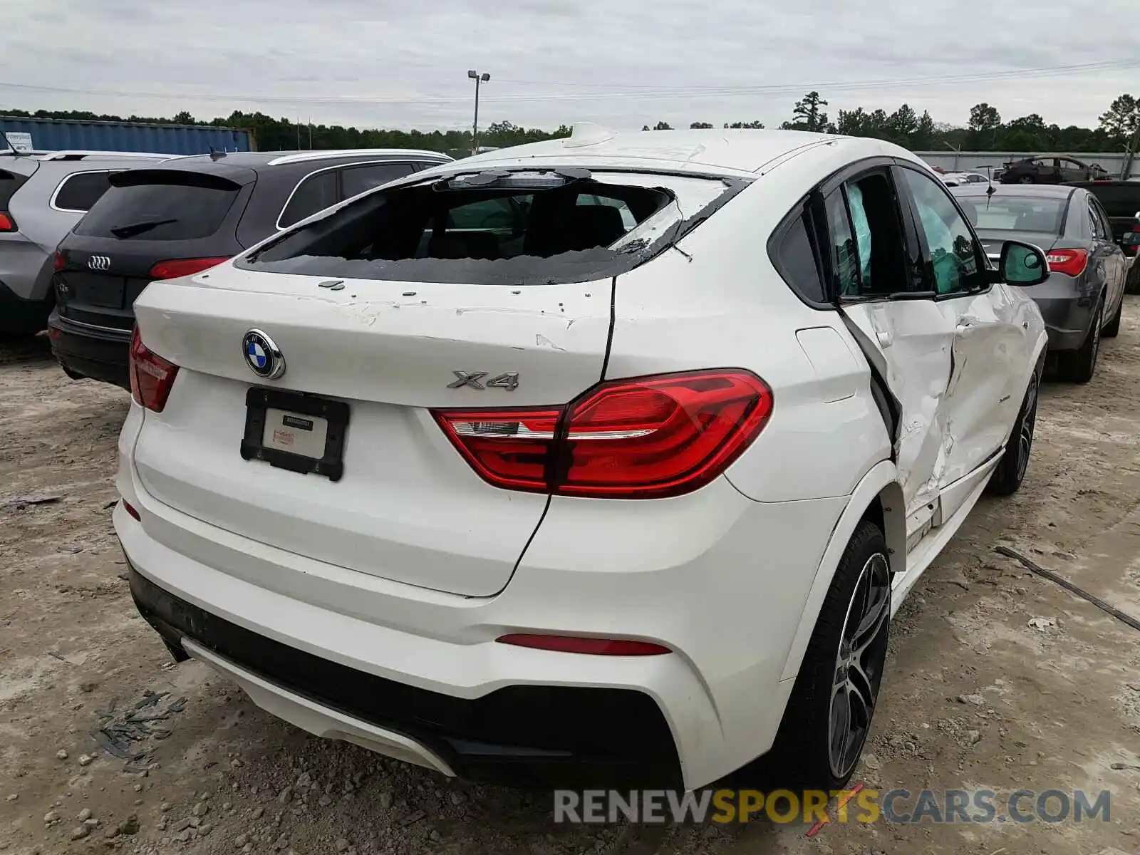 4 Photograph of a damaged car 5UXXW5C50G0N91635 BMW X4 2019