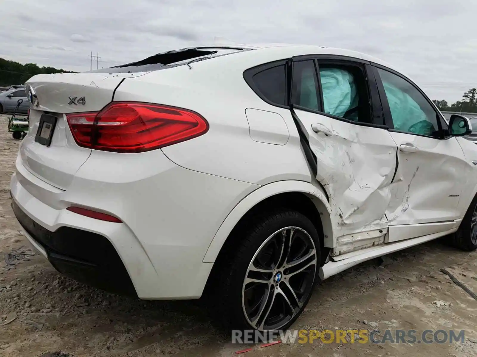 9 Photograph of a damaged car 5UXXW5C50G0N91635 BMW X4 2019