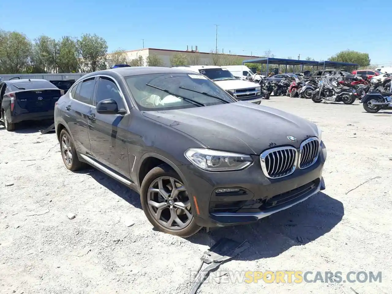 1 Photograph of a damaged car 5UX2V1C00L9D67543 BMW X4 2020