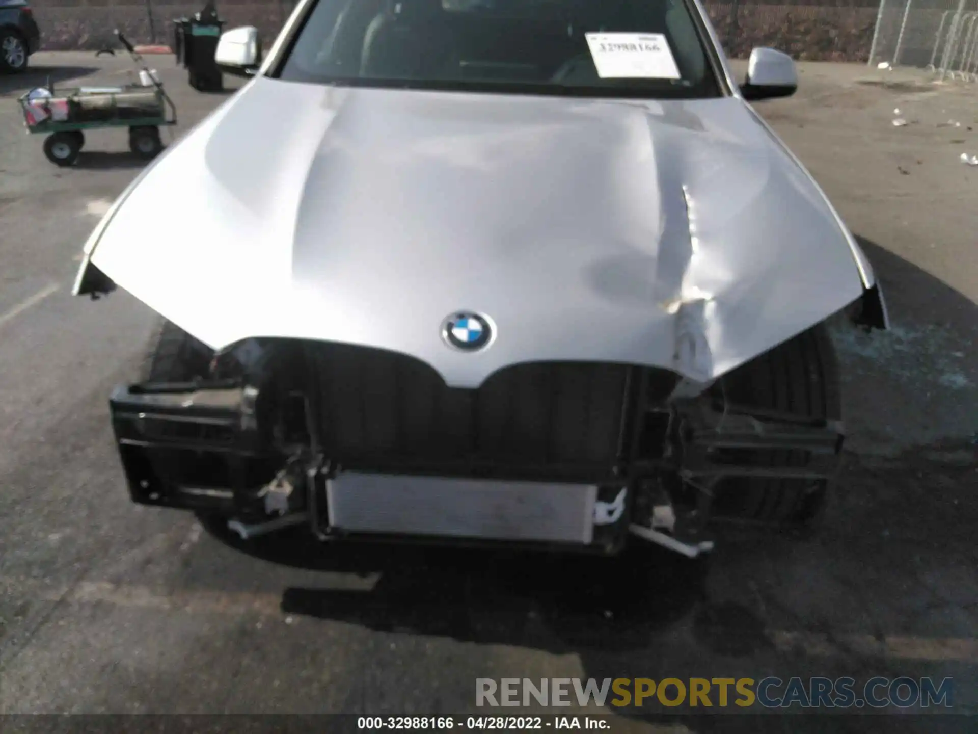 6 Photograph of a damaged car 5UX2V1C00LLE67791 BMW X4 2020