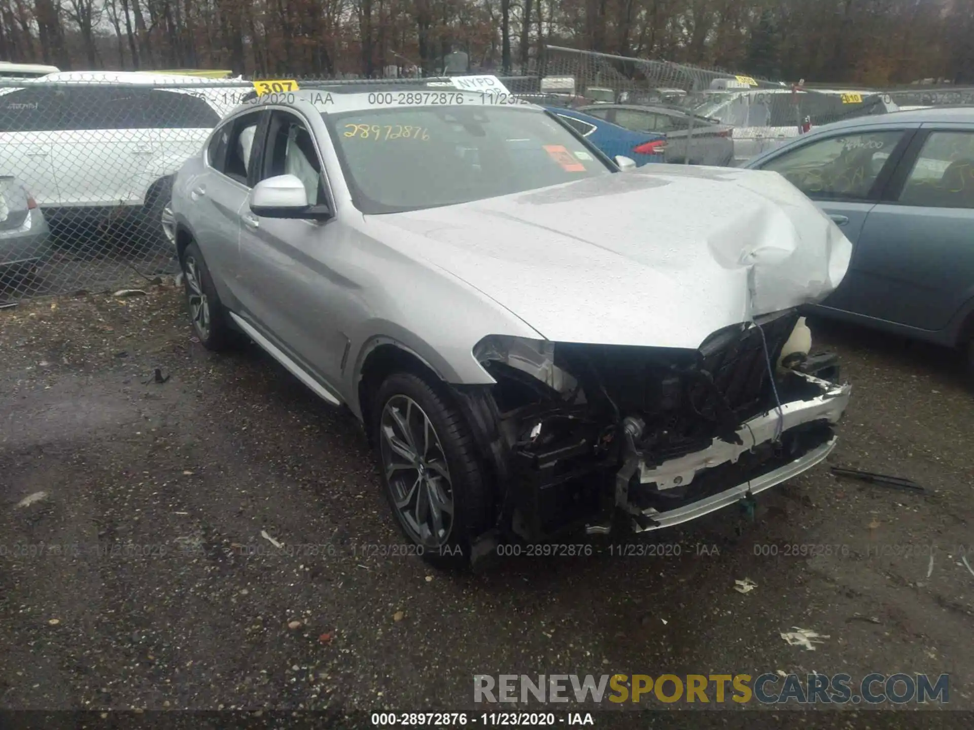 1 Photograph of a damaged car 5UX2V1C01L9B76052 BMW X4 2020