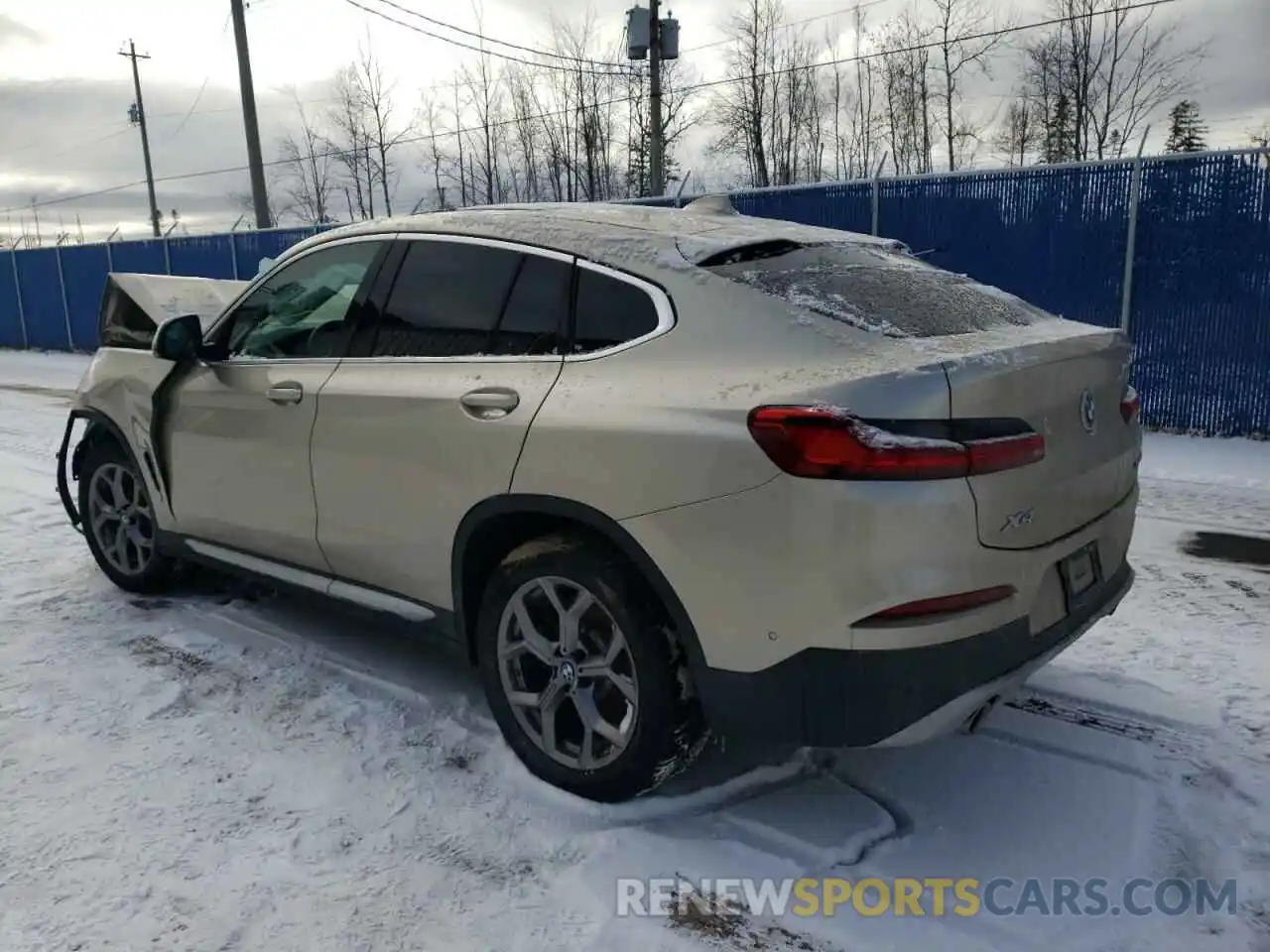 3 Photograph of a damaged car 5UX2V1C01L9C01855 BMW X4 2020