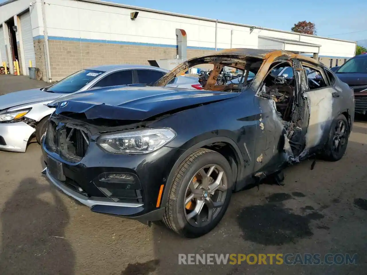 1 Photograph of a damaged car 5UX2V1C01L9D67597 BMW X4 2020