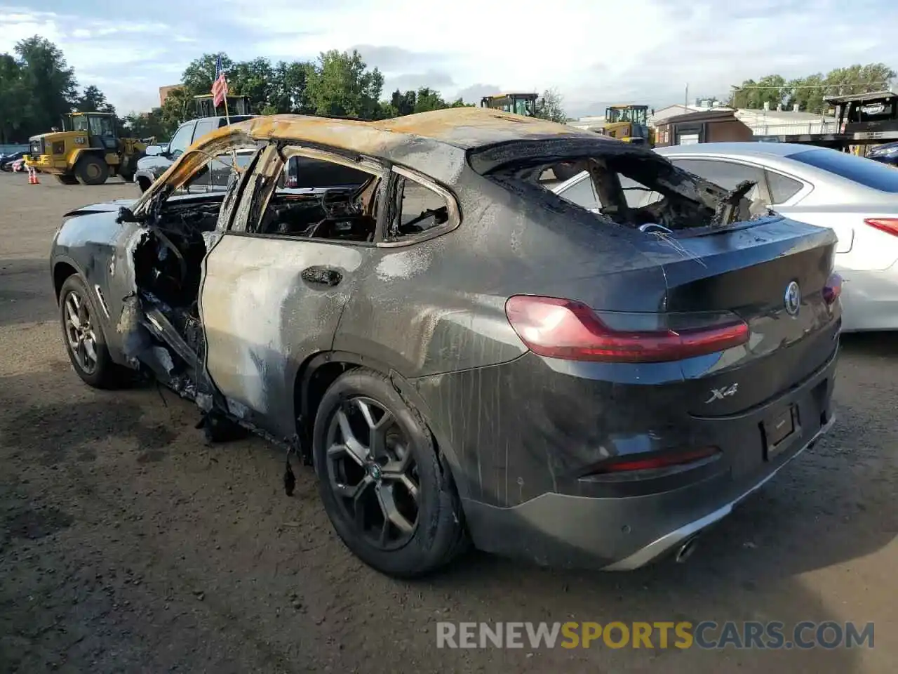 2 Photograph of a damaged car 5UX2V1C01L9D67597 BMW X4 2020