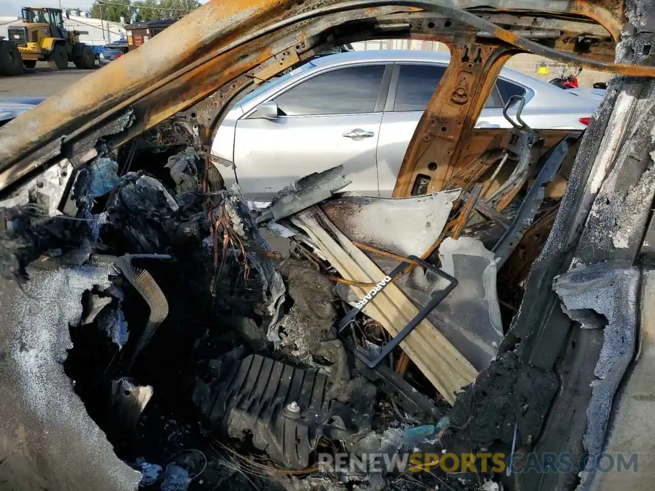 7 Photograph of a damaged car 5UX2V1C01L9D67597 BMW X4 2020