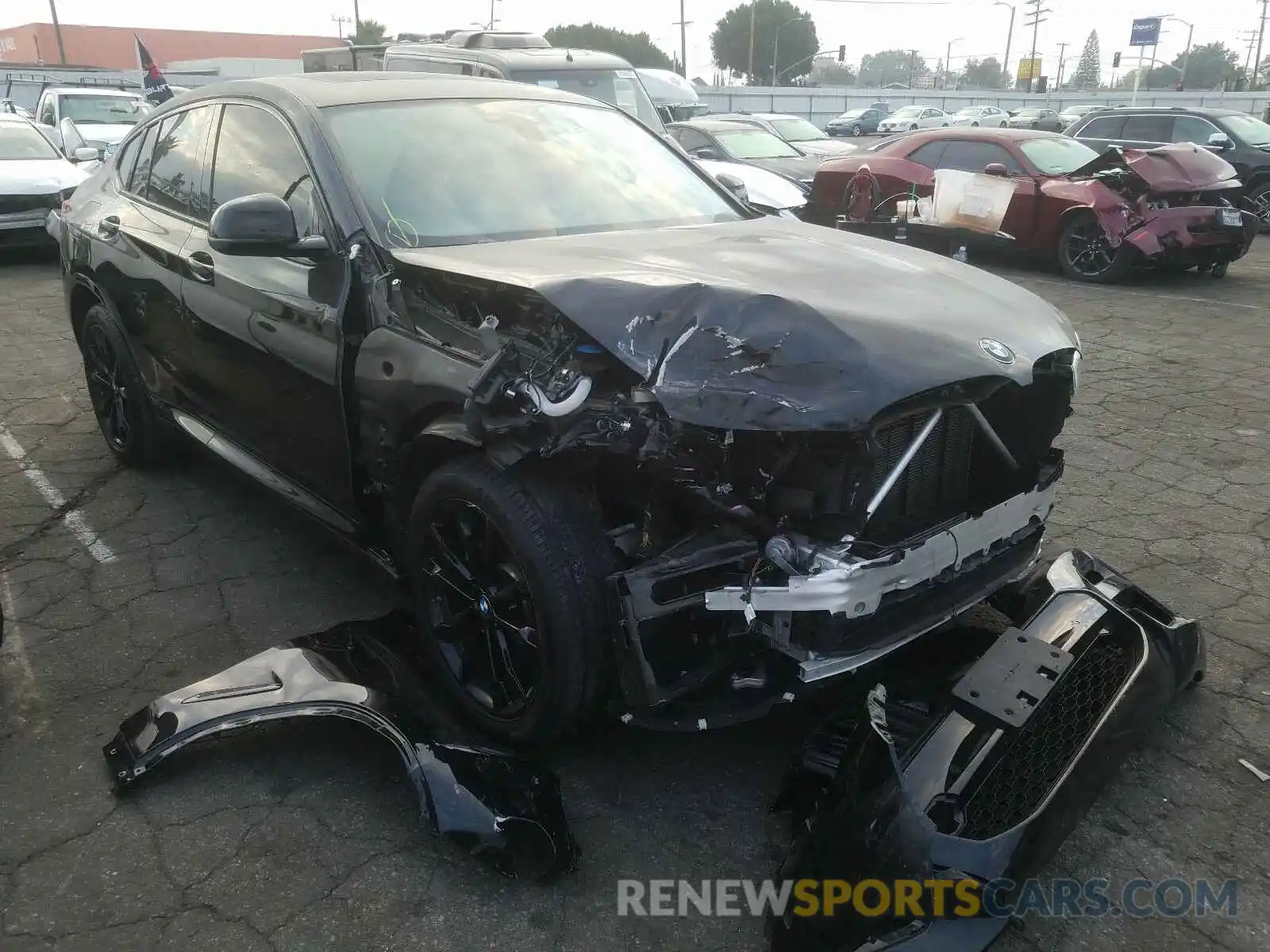 1 Photograph of a damaged car 5UX2V1C01LLE67282 BMW X4 2020
