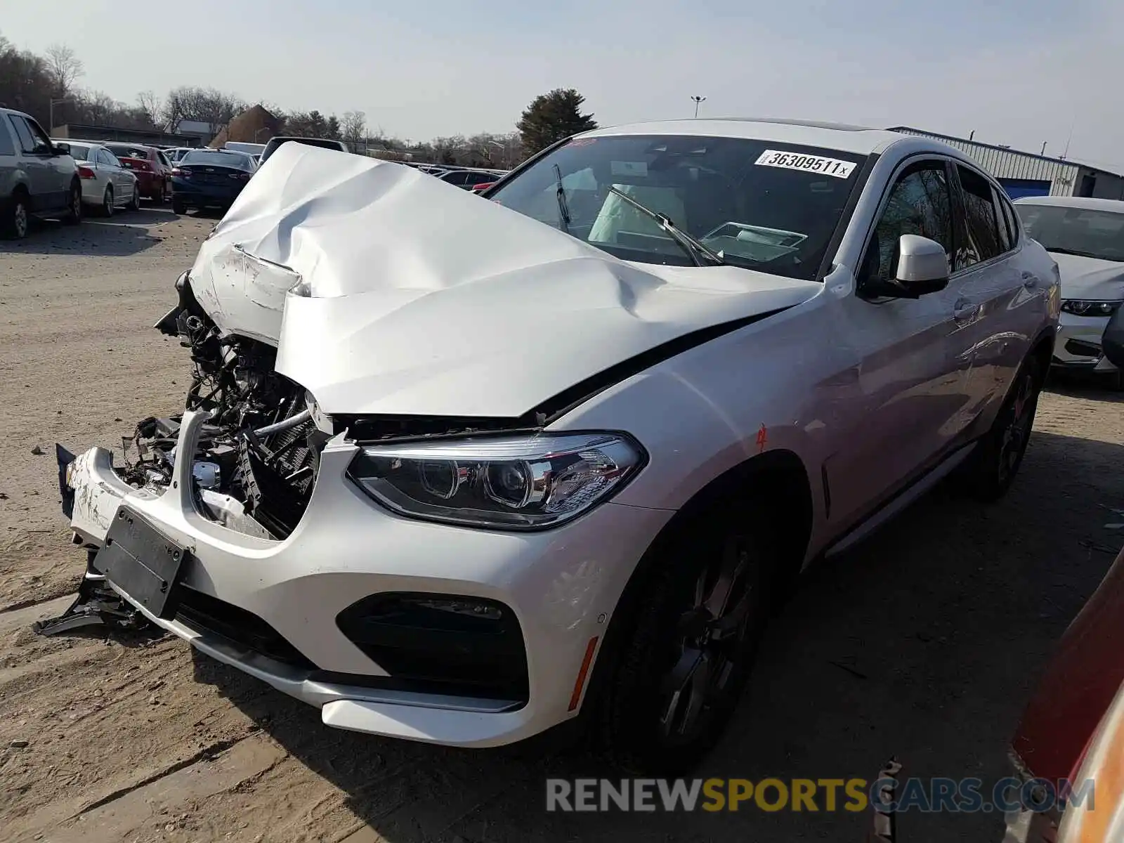 2 Photograph of a damaged car 5UX2V1C01LLE67301 BMW X4 2020