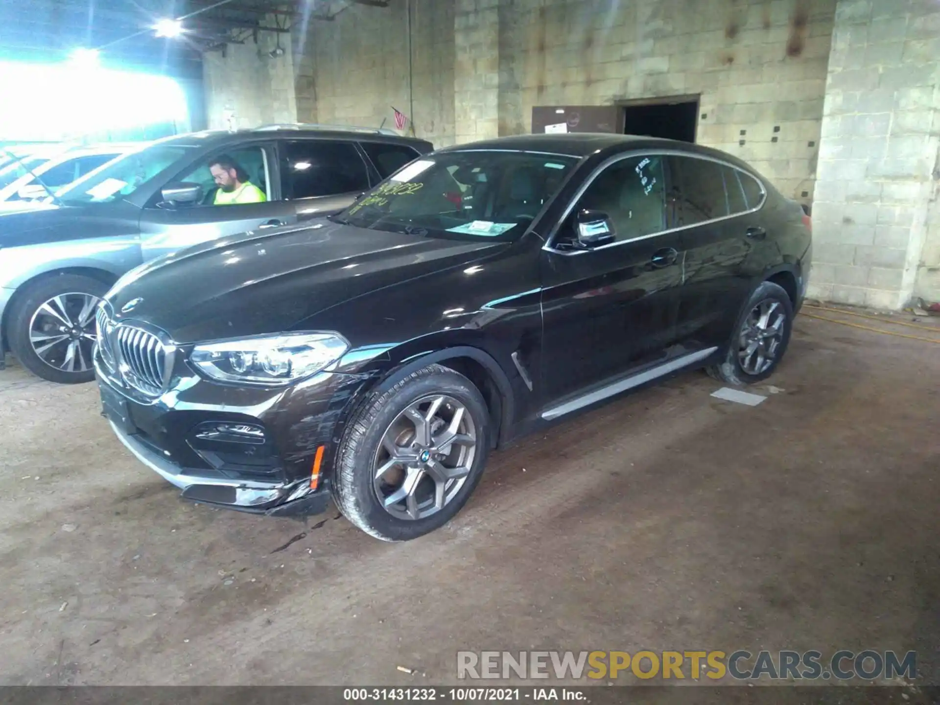 2 Photograph of a damaged car 5UX2V1C02L9B74553 BMW X4 2020