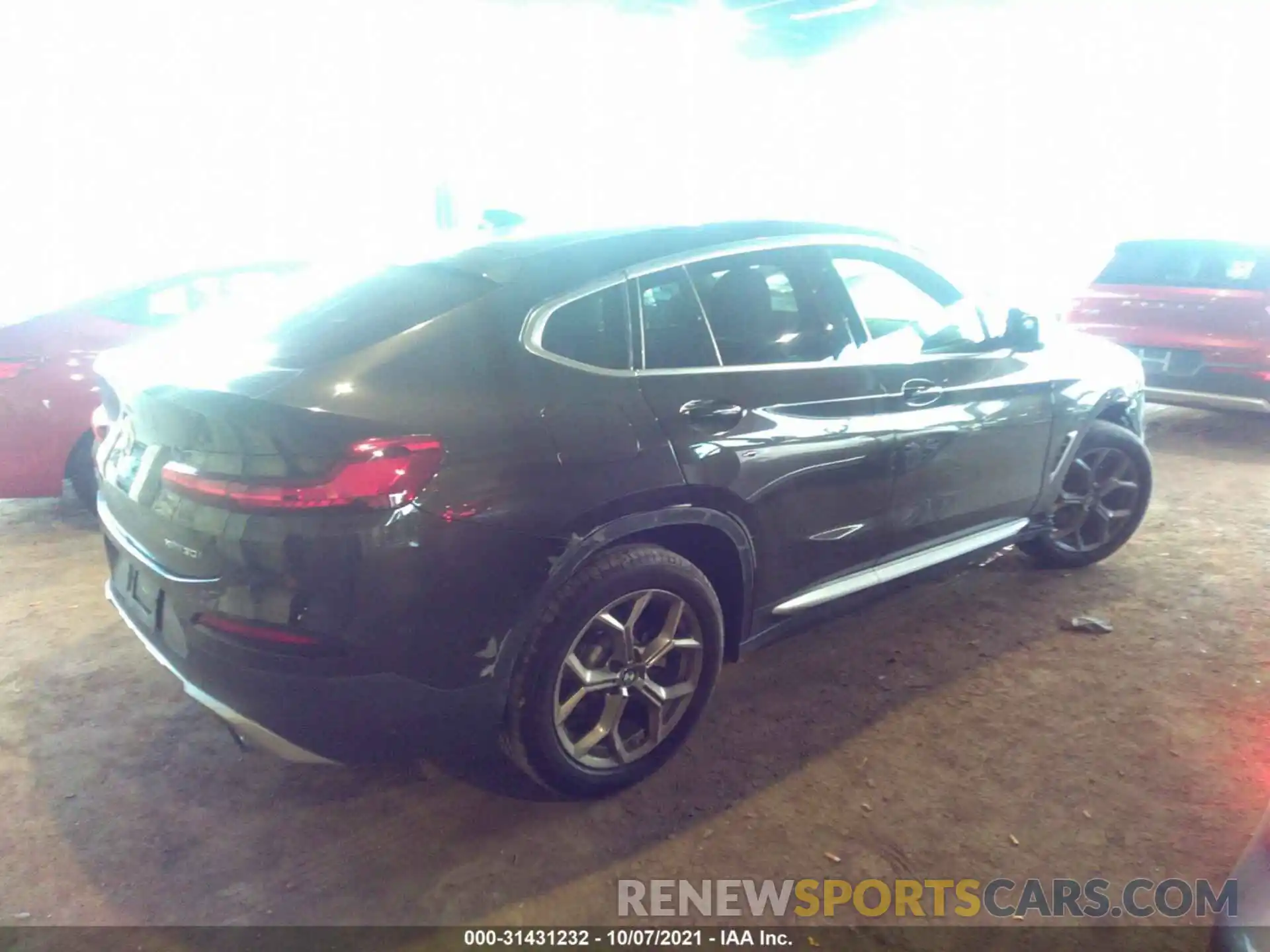 4 Photograph of a damaged car 5UX2V1C02L9B74553 BMW X4 2020