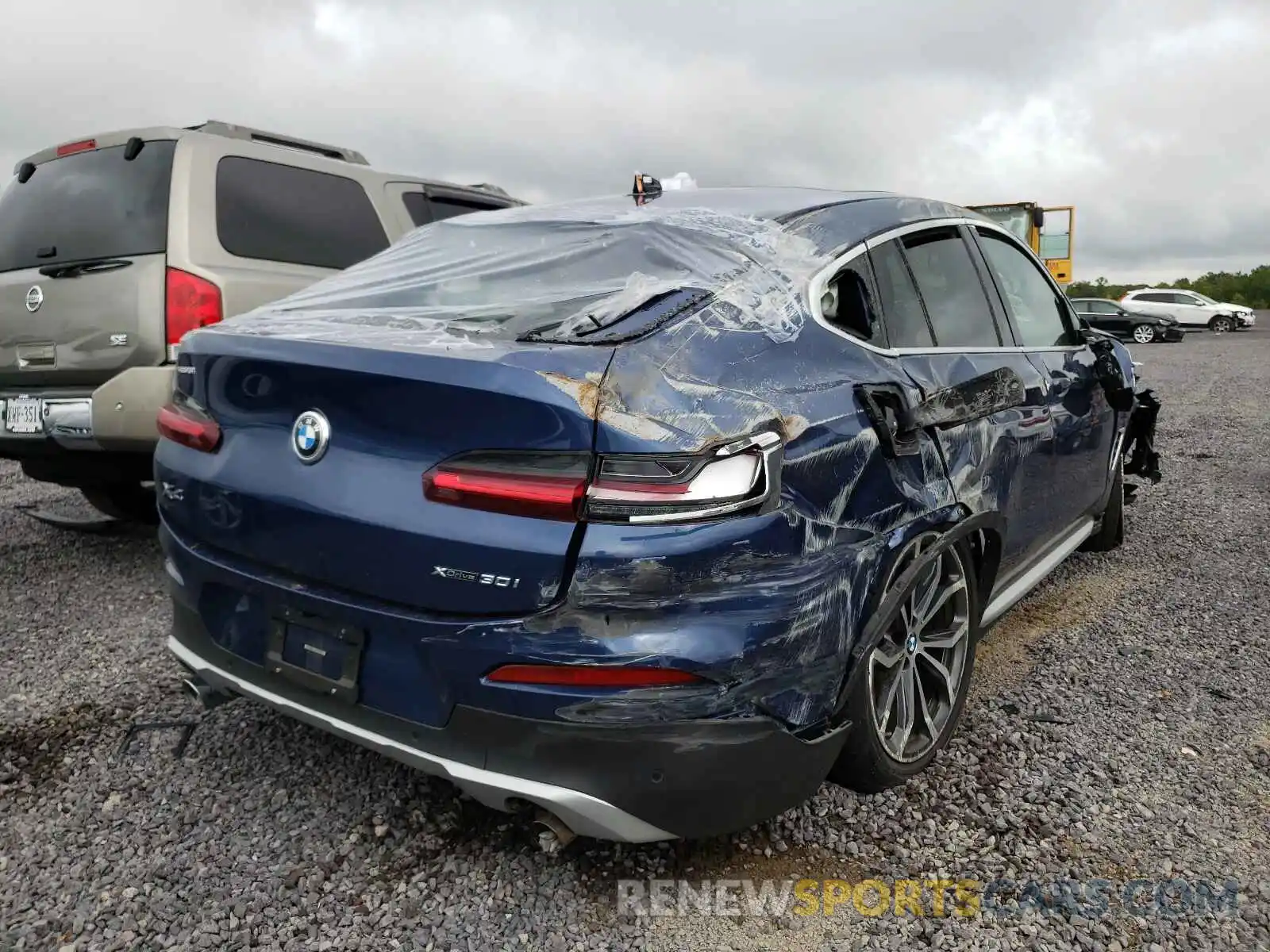 4 Photograph of a damaged car 5UX2V1C02LLE67453 BMW X4 2020