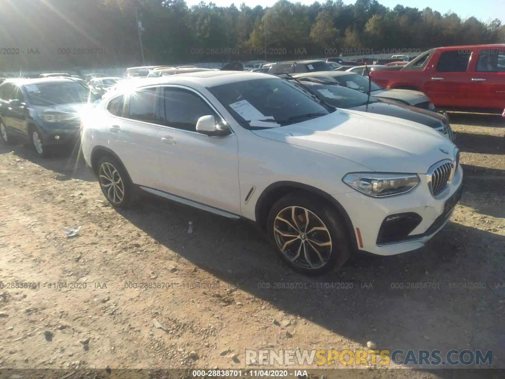 1 Photograph of a damaged car 5UX2V1C02LLE67470 BMW X4 2020