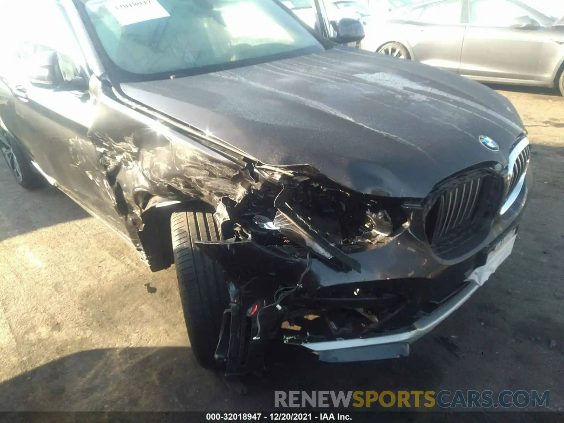 6 Photograph of a damaged car 5UX2V1C02LLE67744 BMW X4 2020