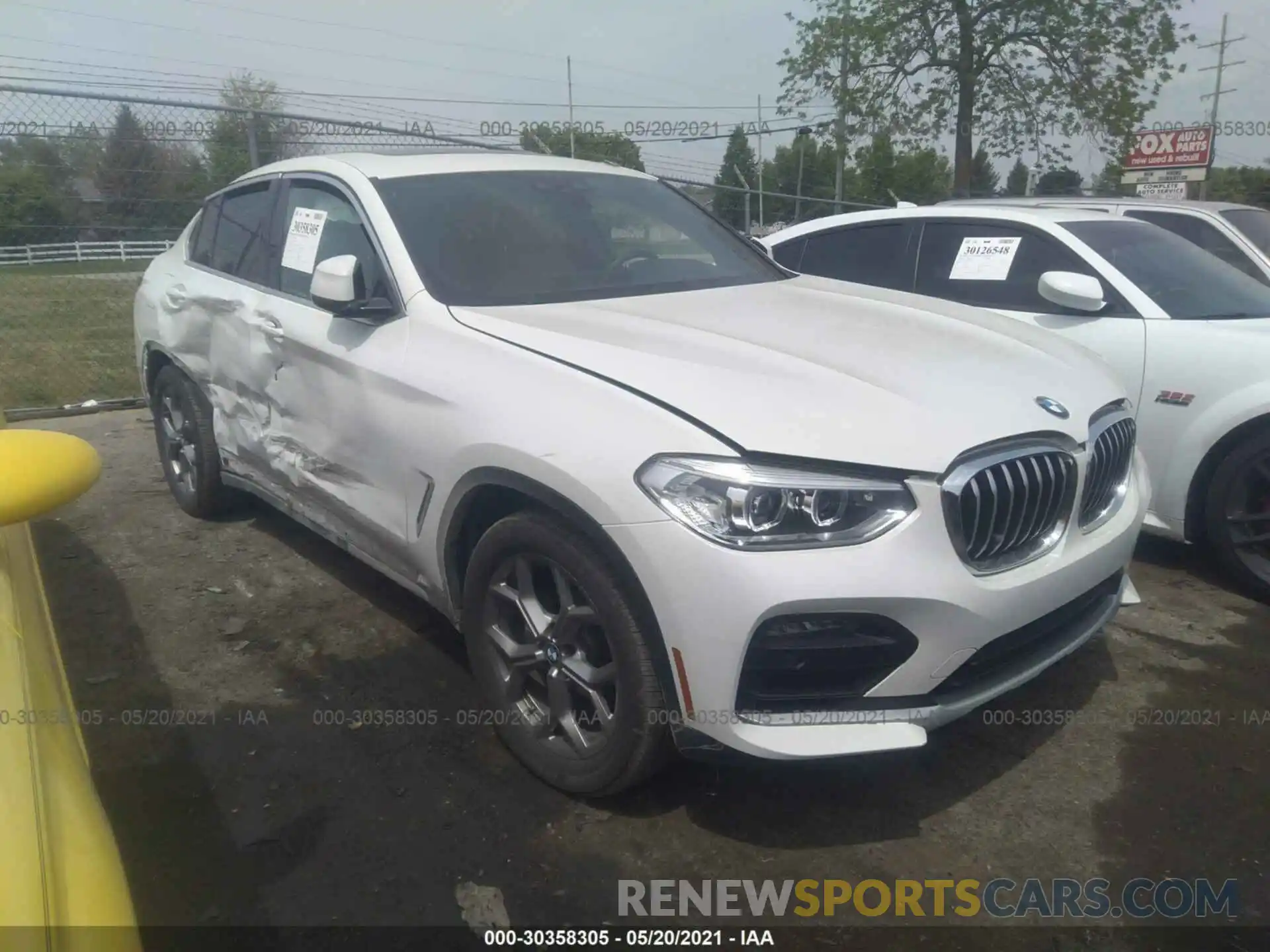 1 Photograph of a damaged car 5UX2V1C03L9B34529 BMW X4 2020