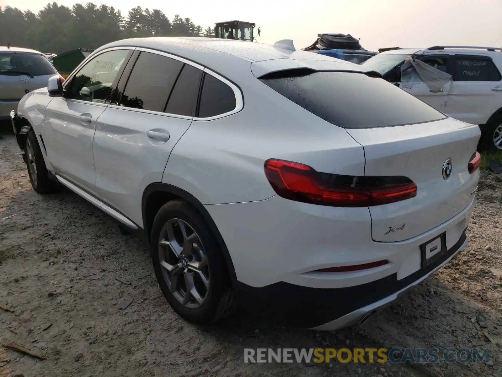 3 Photograph of a damaged car 5UX2V1C03L9B57308 BMW X4 2020