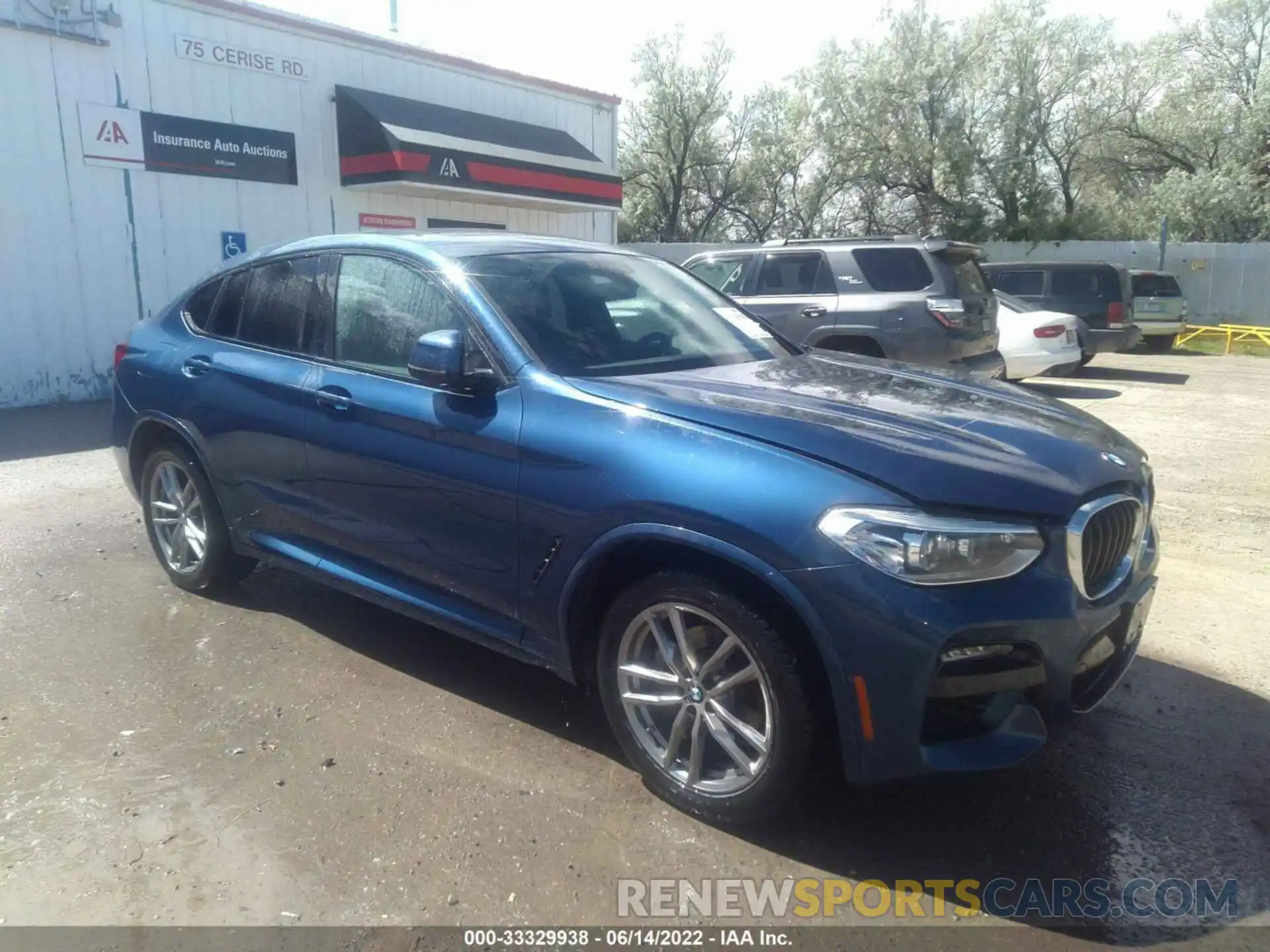 1 Photograph of a damaged car 5UX2V1C03L9B93497 BMW X4 2020