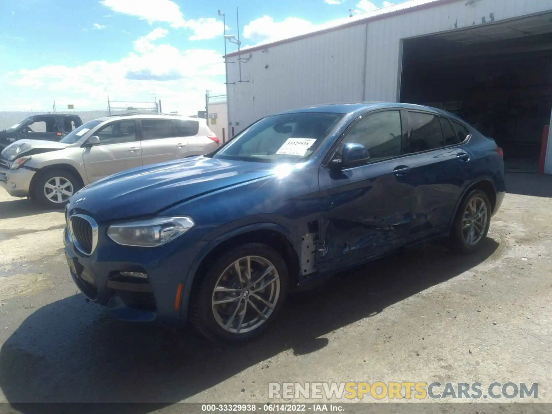 2 Photograph of a damaged car 5UX2V1C03L9B93497 BMW X4 2020