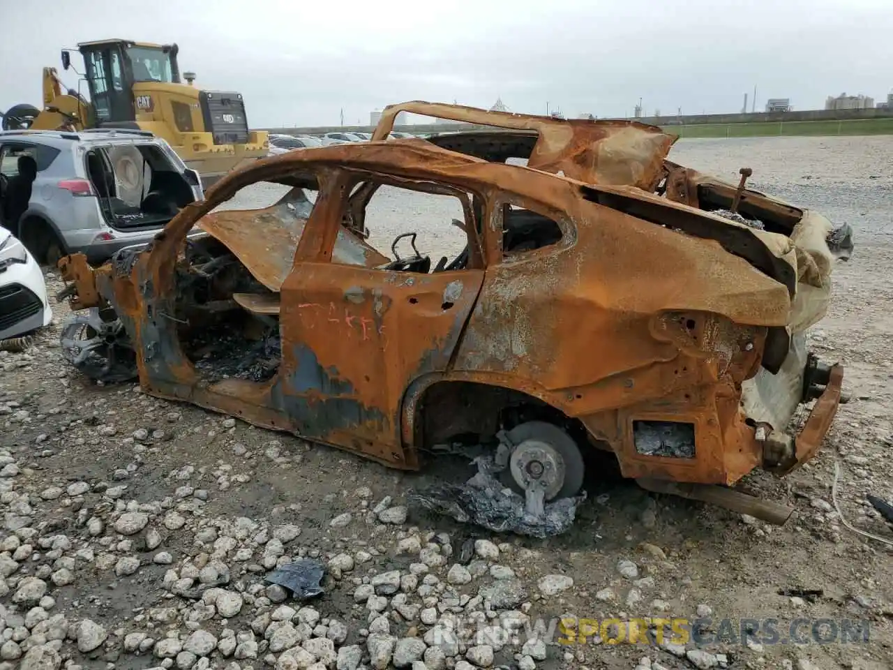 2 Photograph of a damaged car 5UX2V1C03LLE67624 BMW X4 2020