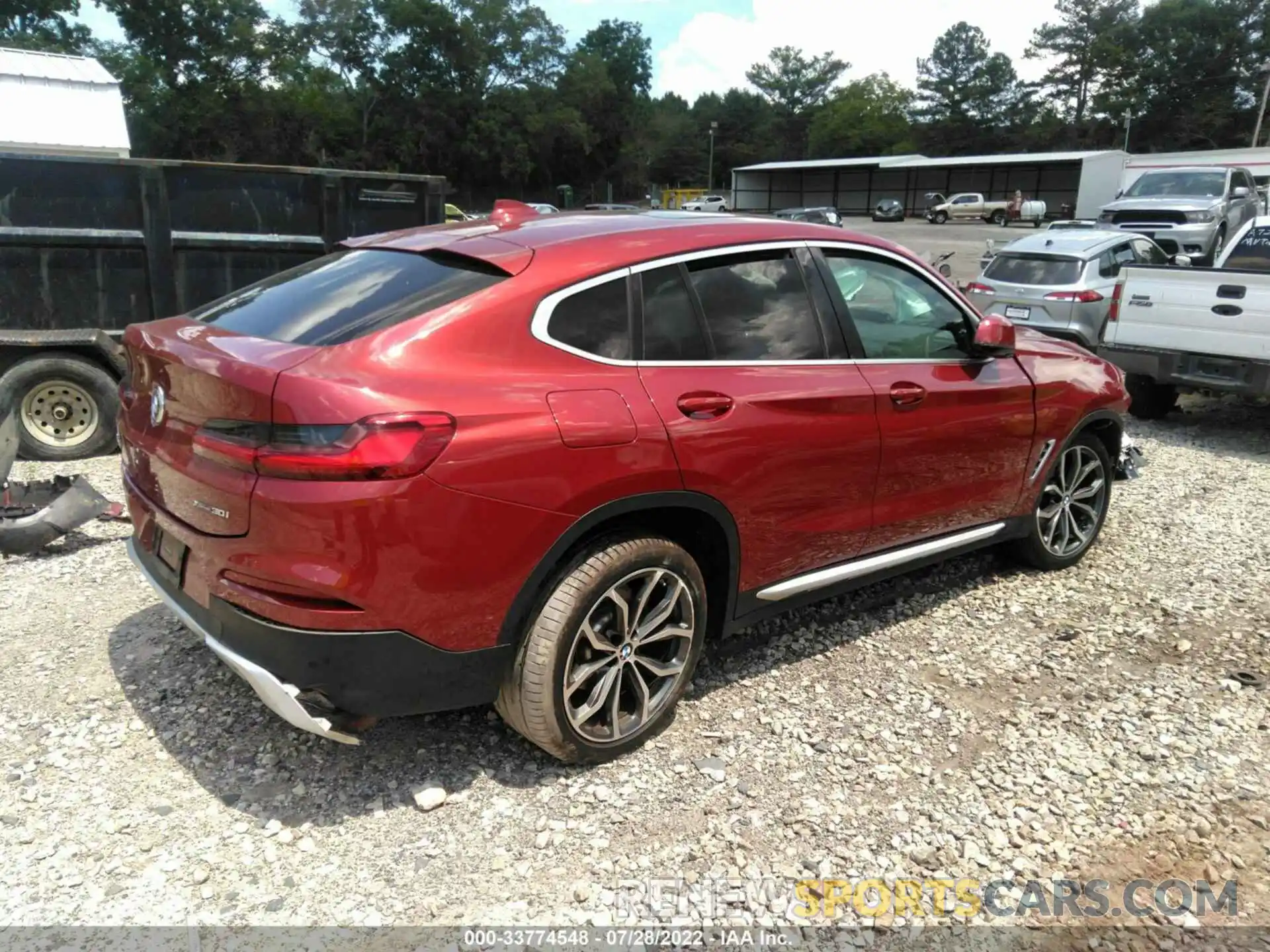 4 Photograph of a damaged car 5UX2V1C03LLE67638 BMW X4 2020